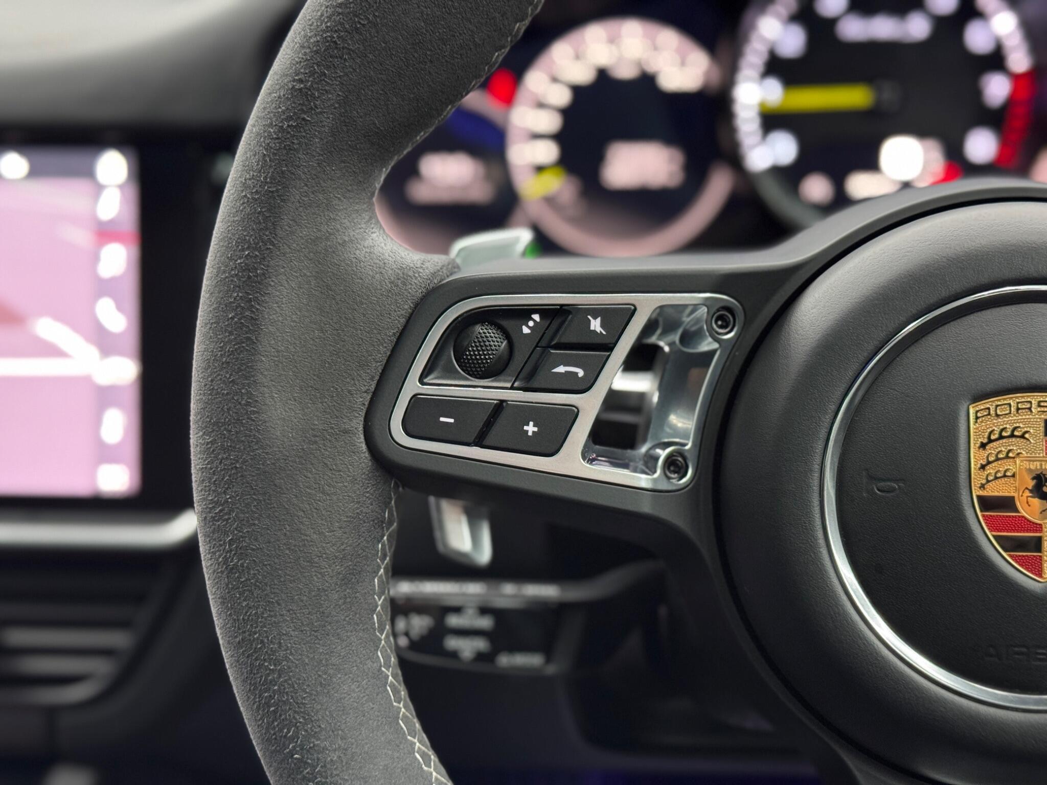 Porsche Cayenne - Image 20