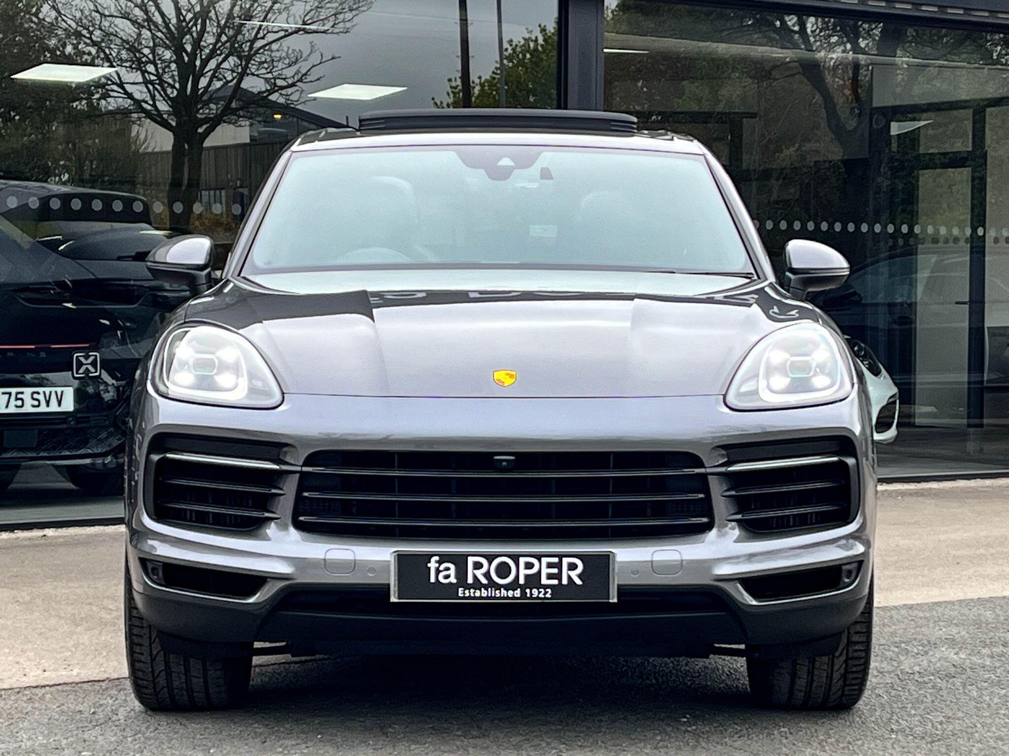 Porsche Cayenne - Image 21
