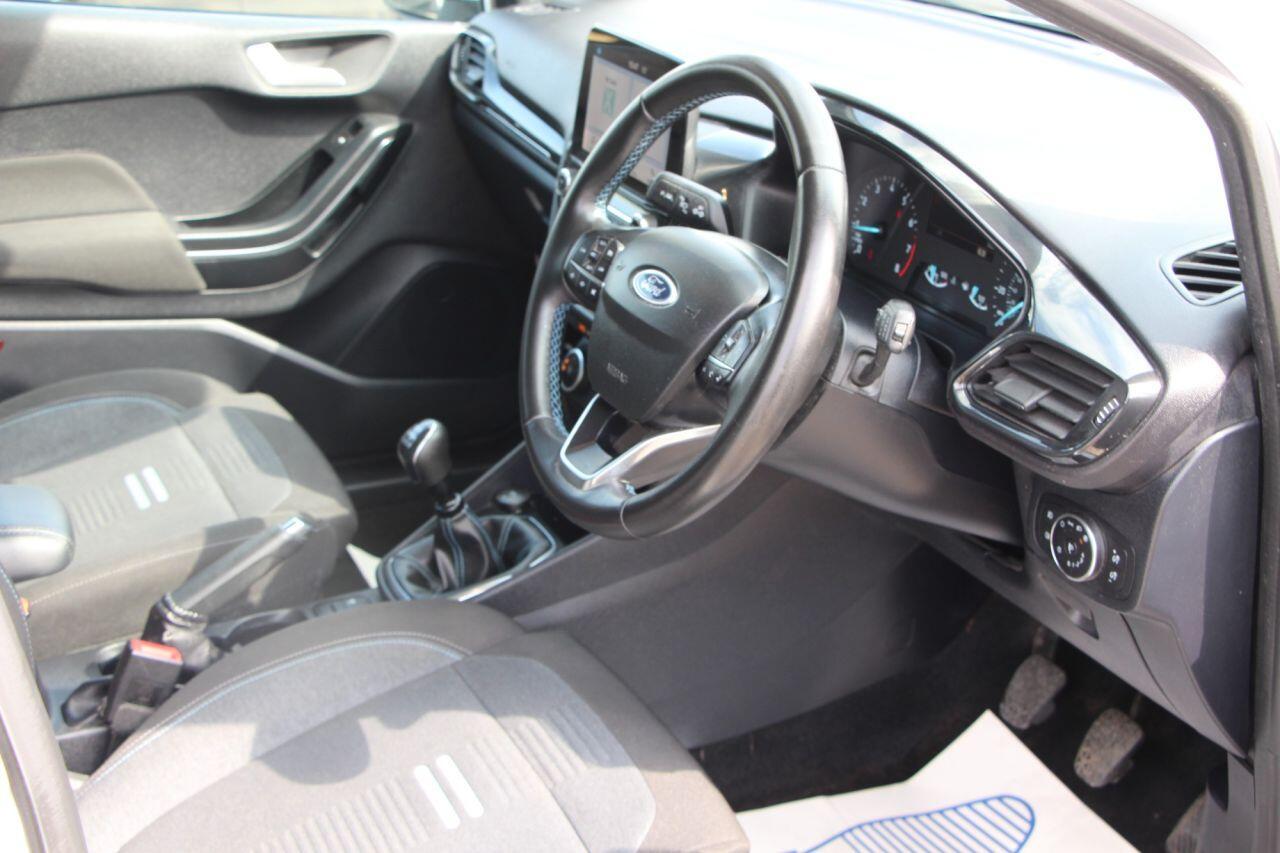 Ford Fiesta - Image 12