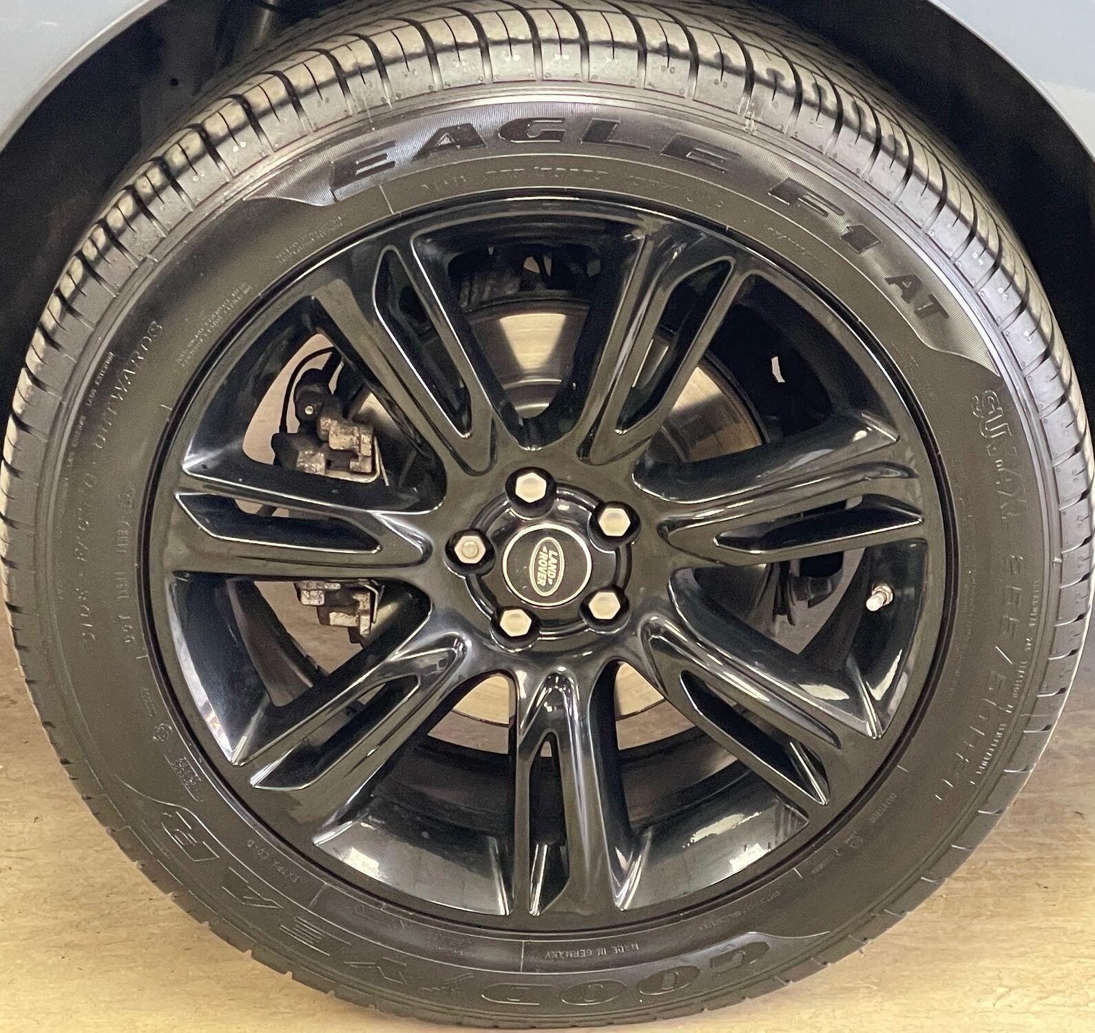 Land Rover Range Rover Velar - Image 14