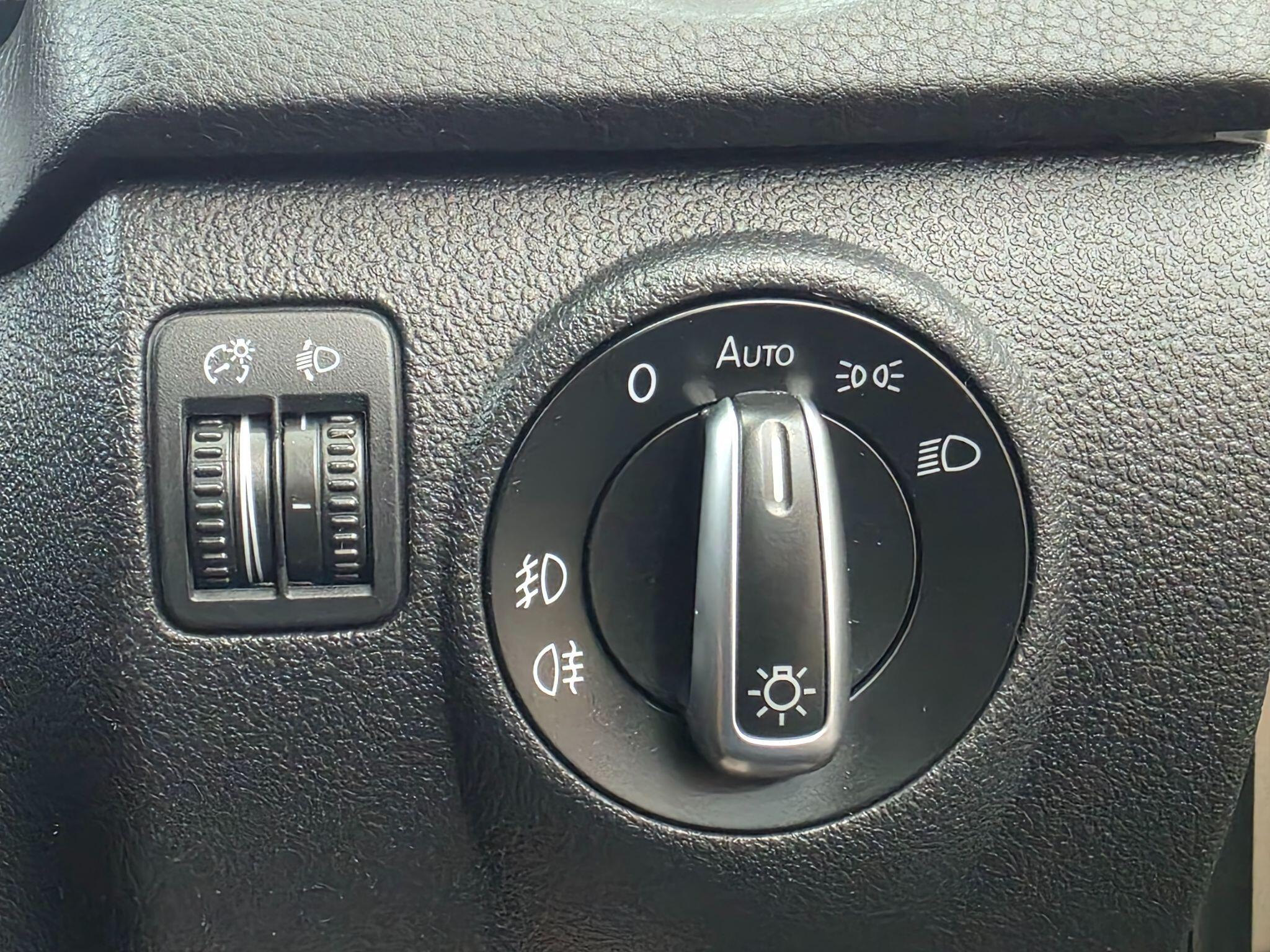 Volkswagen Tiguan - Image 26