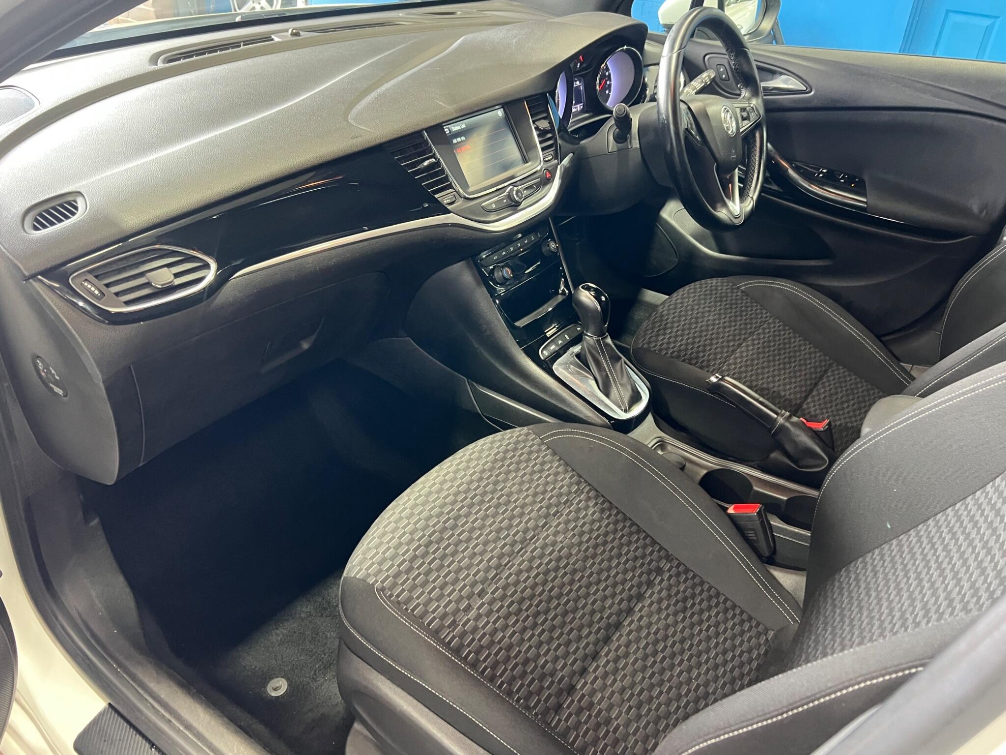 Vauxhall Astra - Image 14