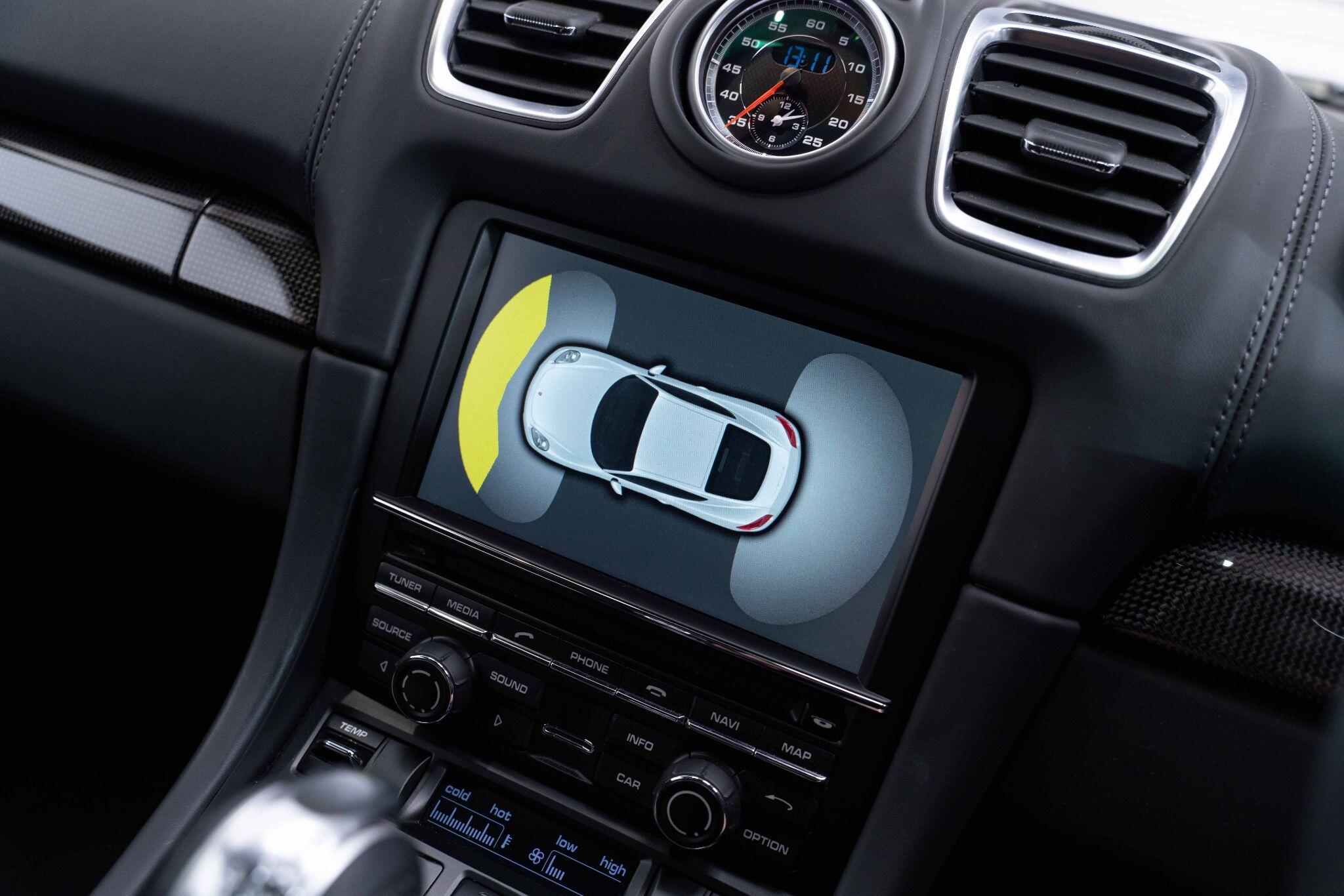 Porsche Cayman - Image 16