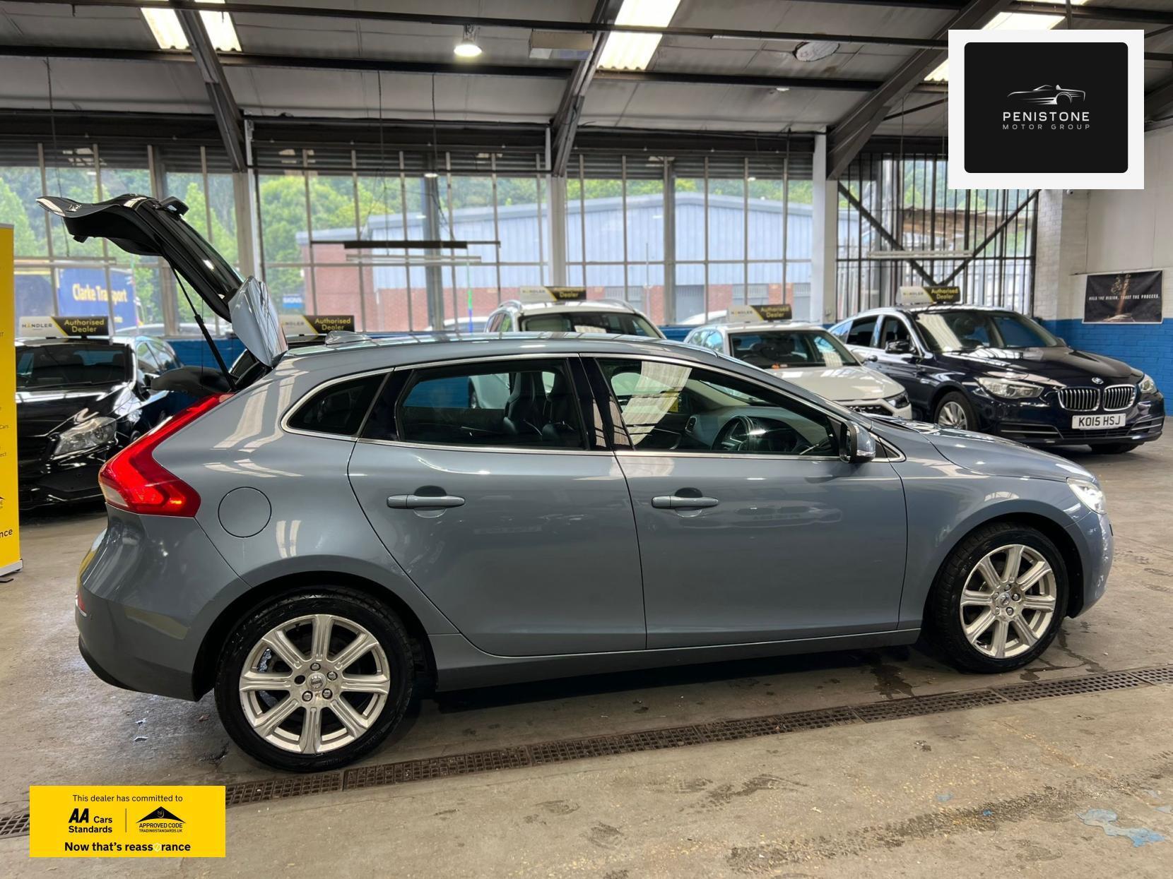 Volvo V40 - Image 12