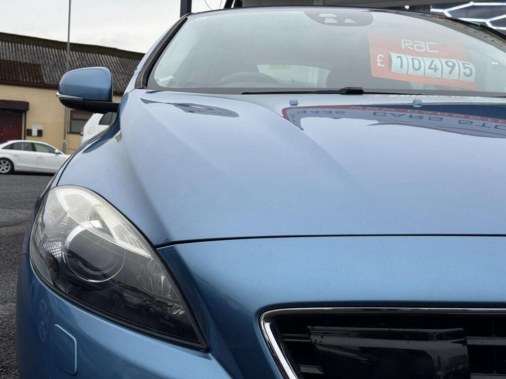 Volvo V40 - Image 12