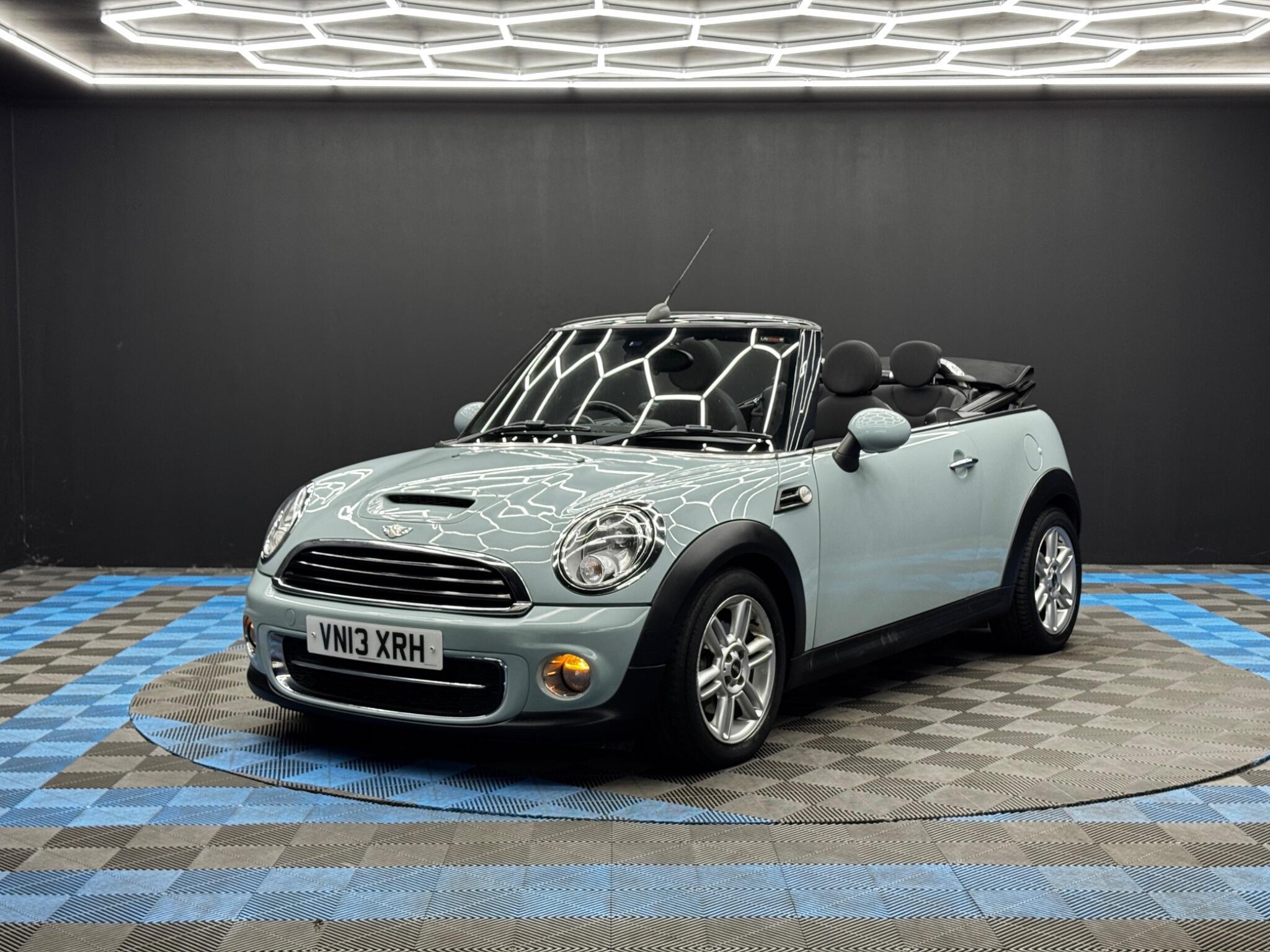 MINI Convertible - Image 3