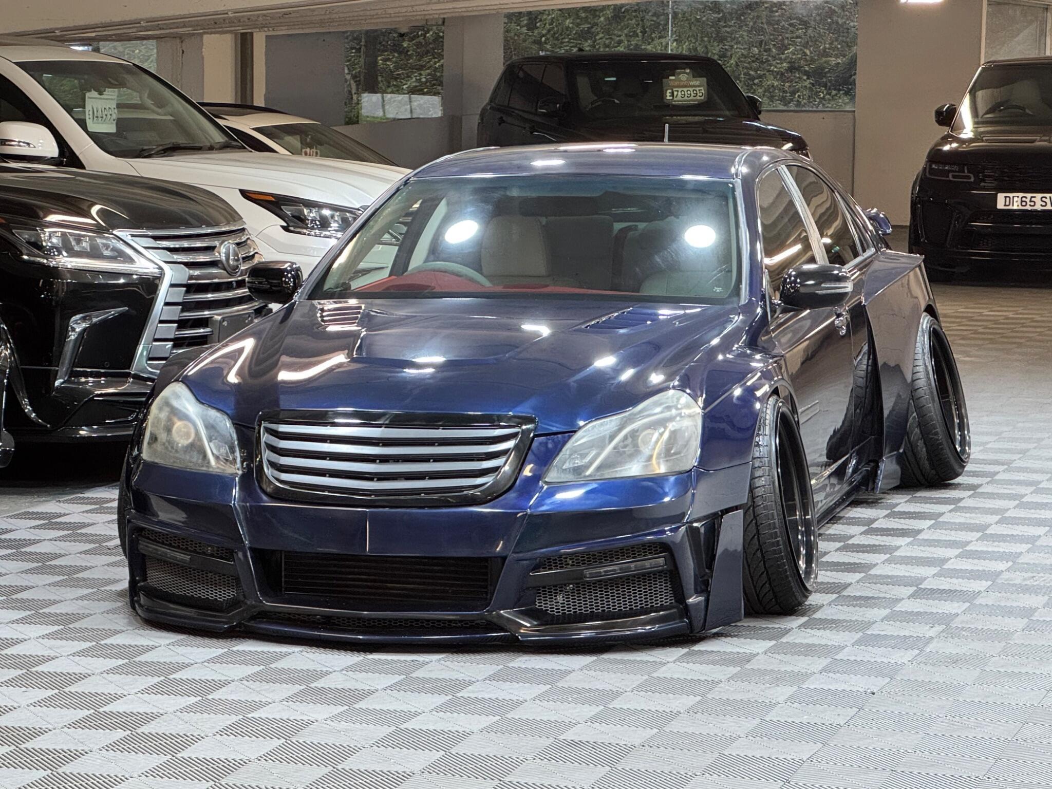 Toyota CROWN - Image 6