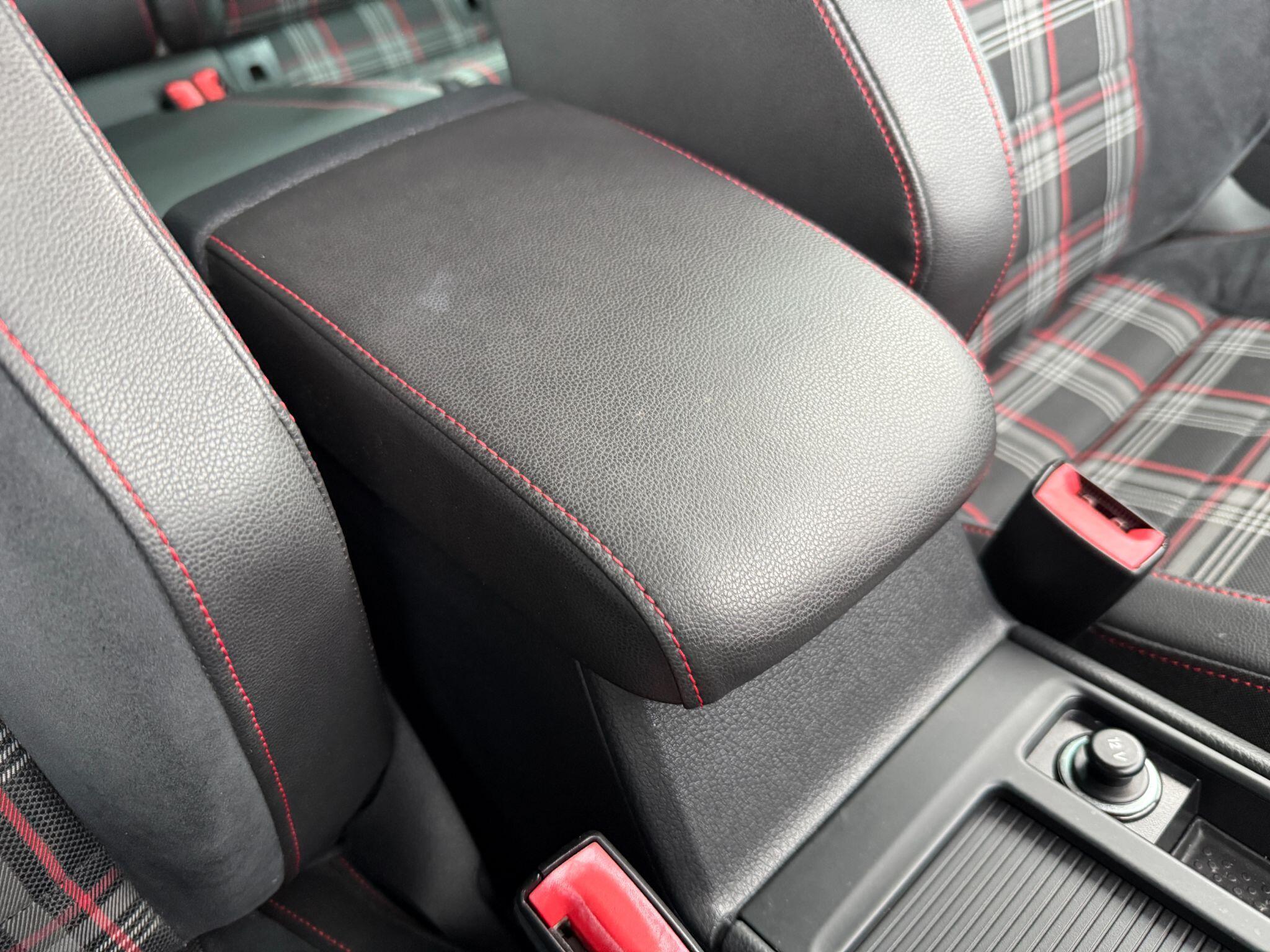 Volkswagen Golf - Image 62