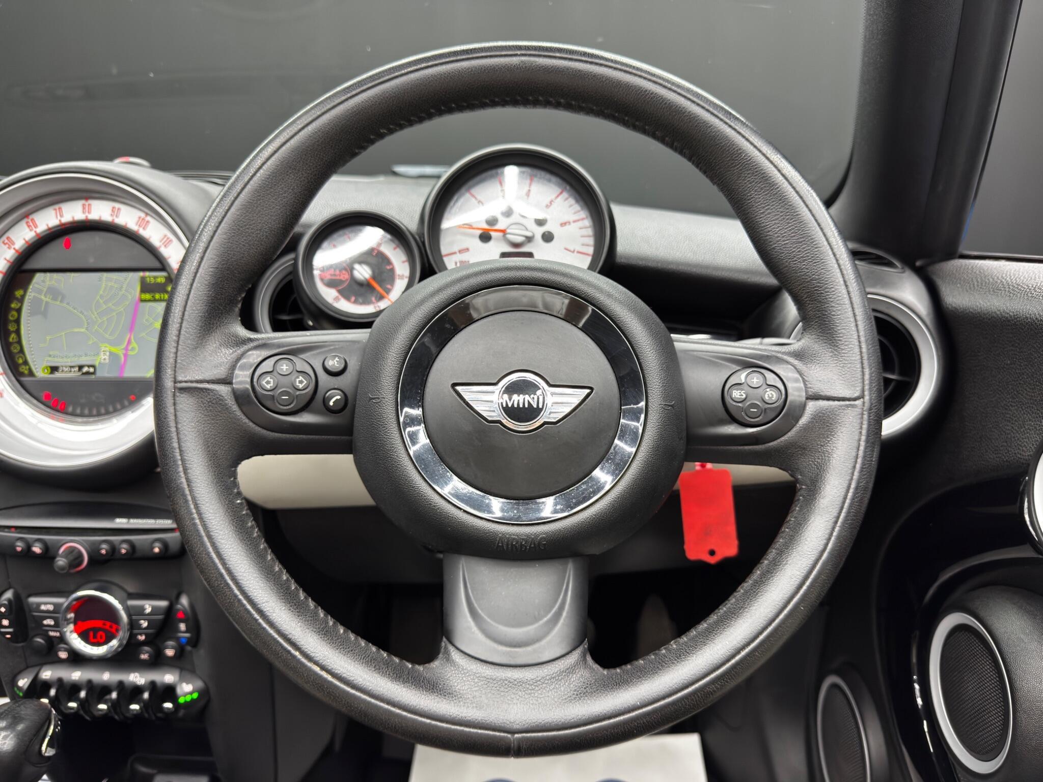 MINI Convertible - Image 17