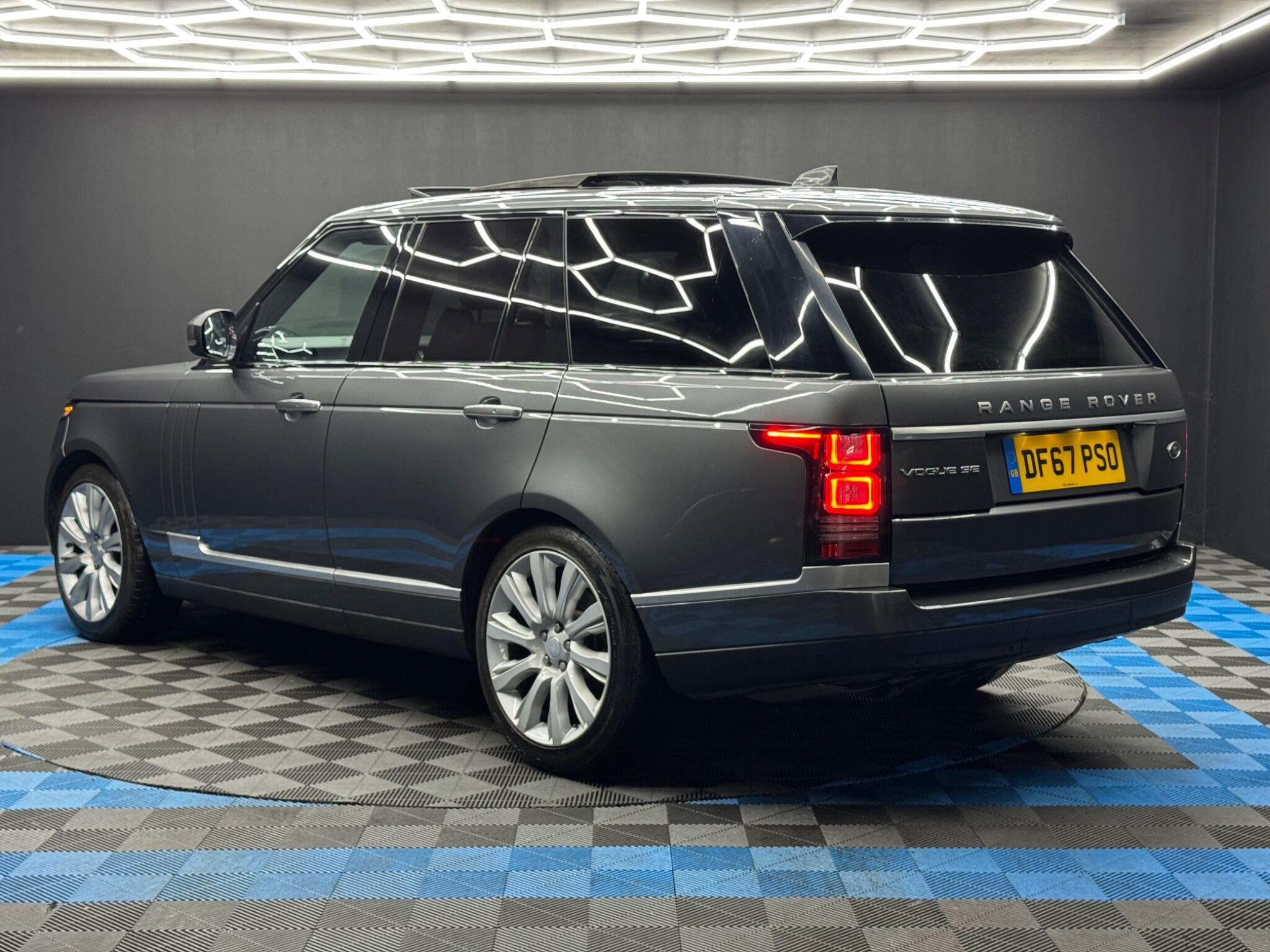 Land Rover Range Rover - Image 7