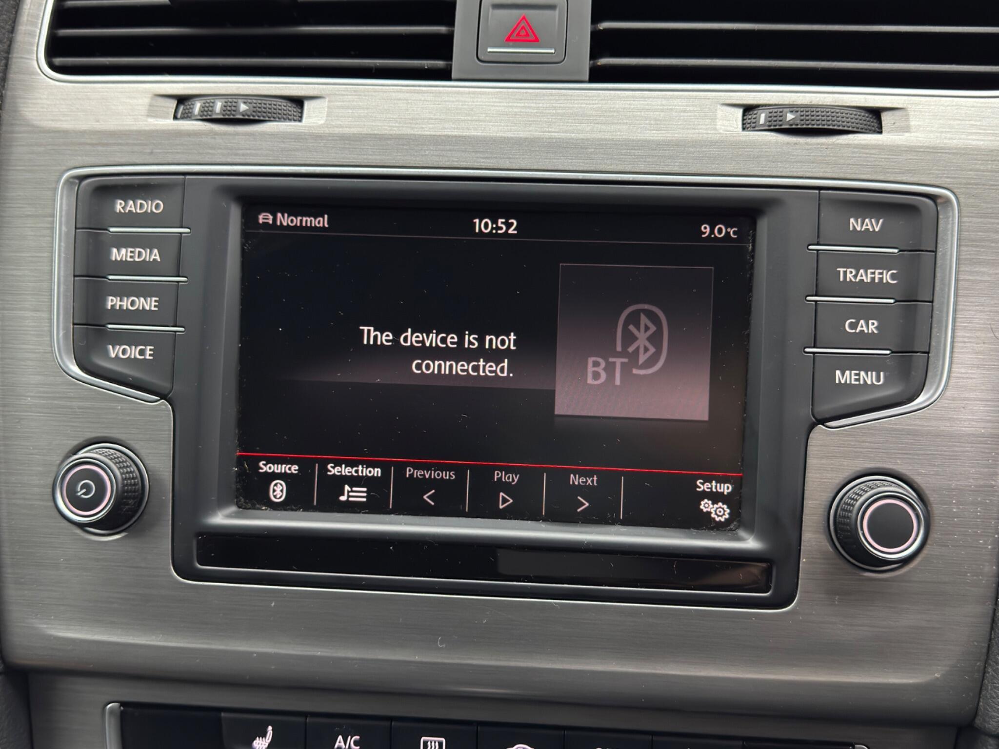 Volkswagen Golf - Image 31