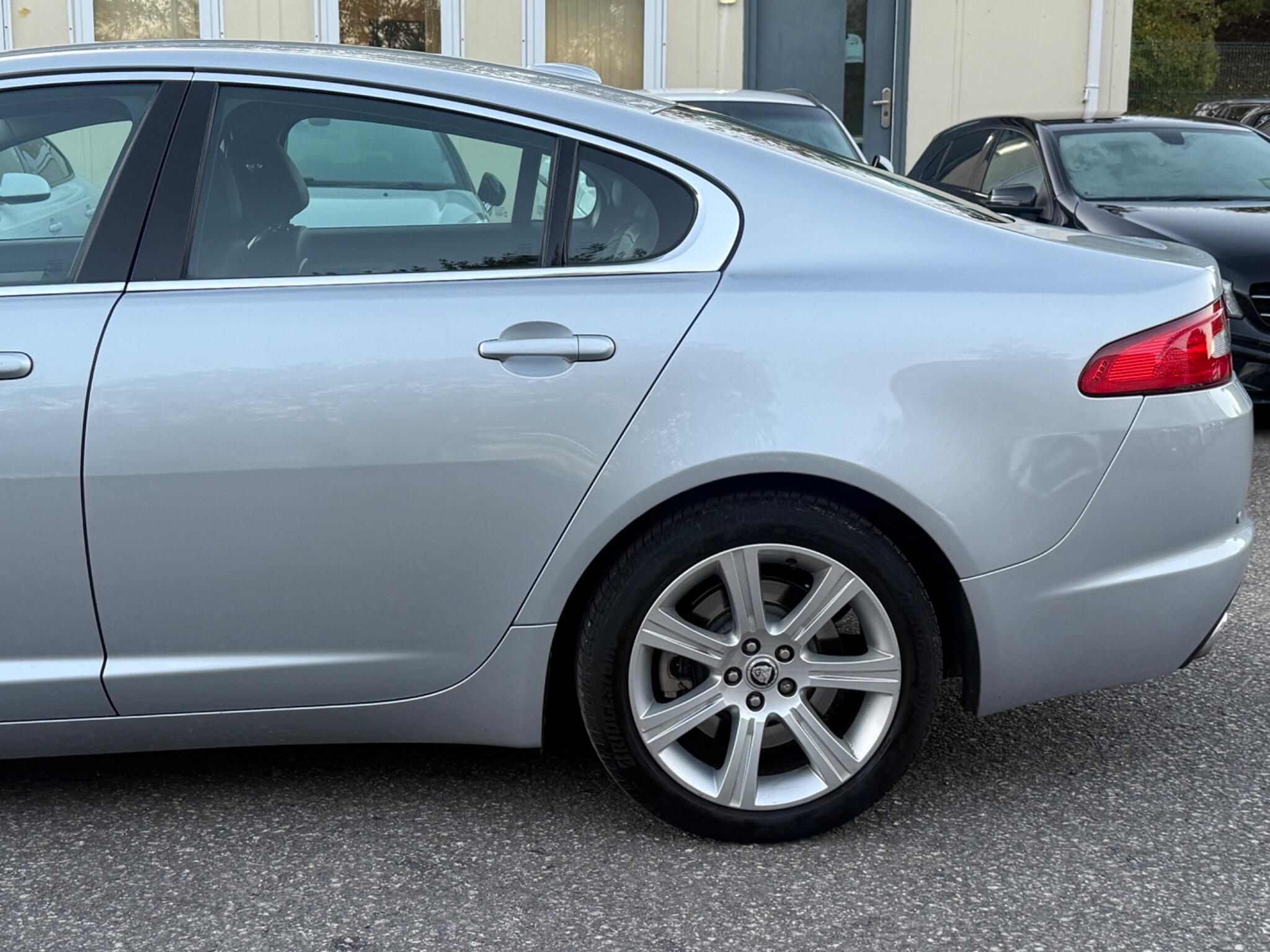 Jaguar XF - Image 8