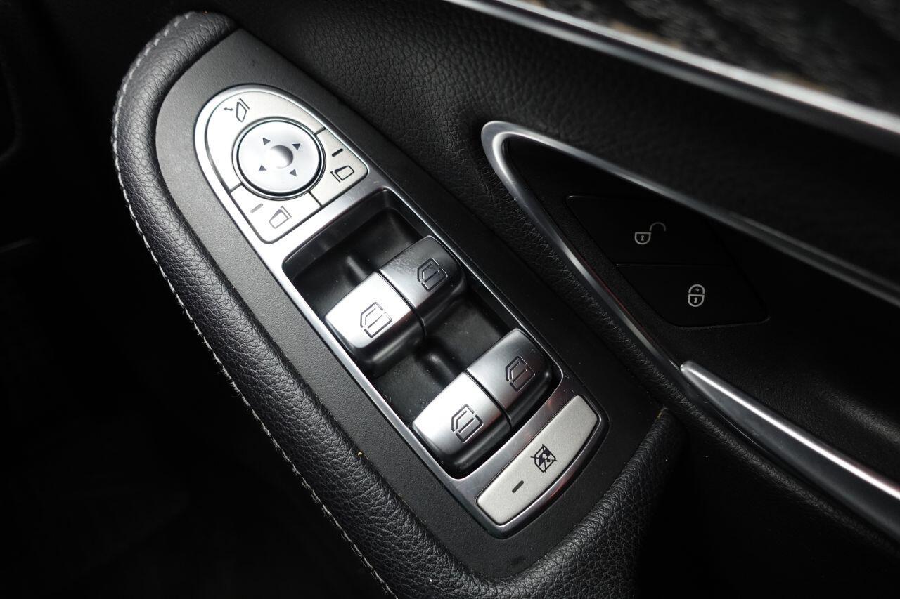 Mercedes C-Class - Image 59