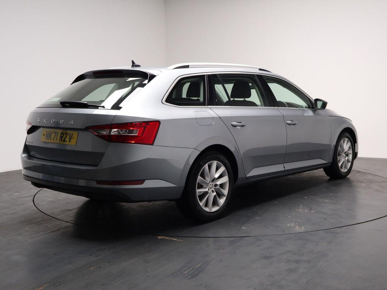 Skoda Superb - Image 23