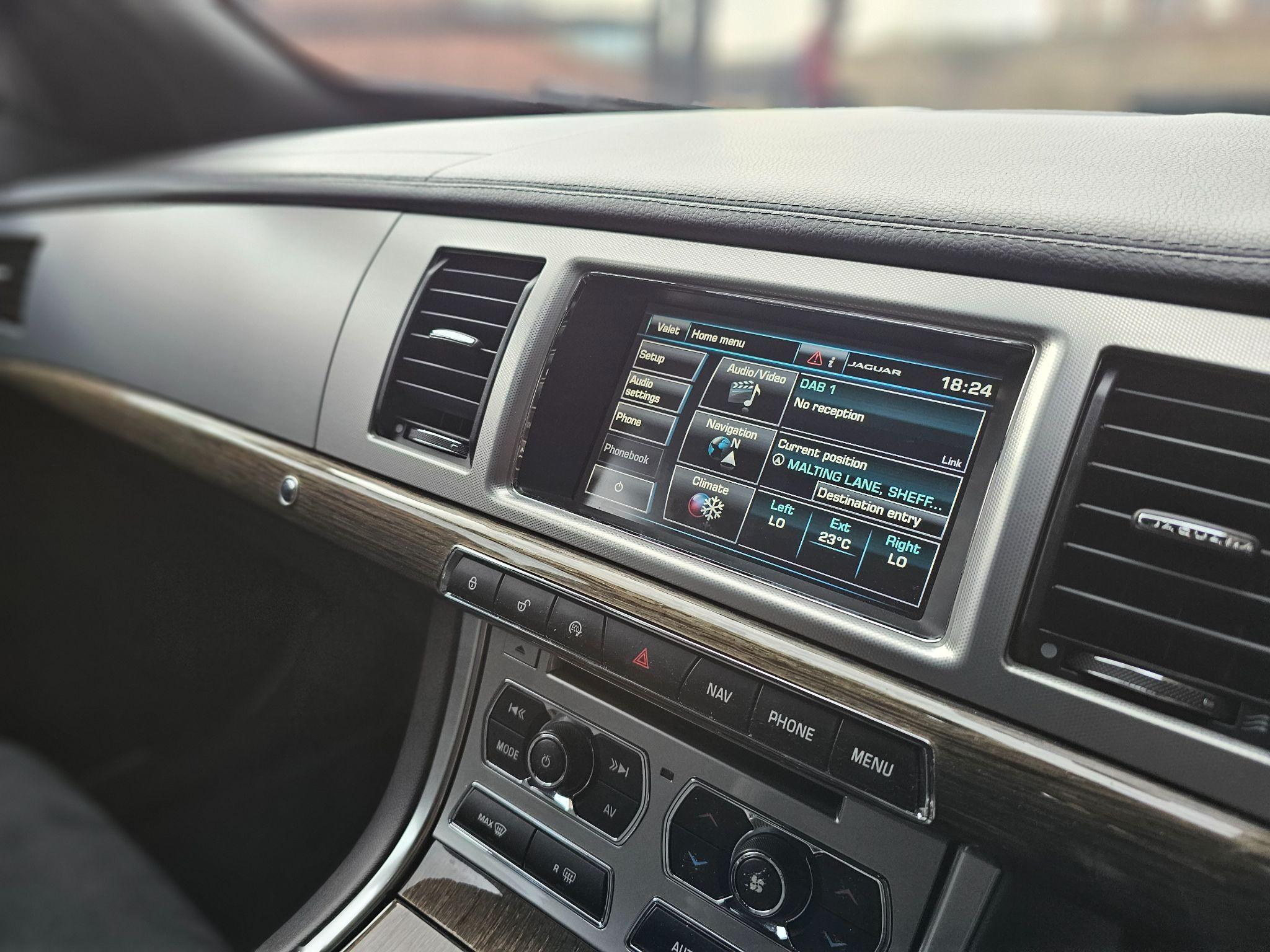 Jaguar XF - Image 18