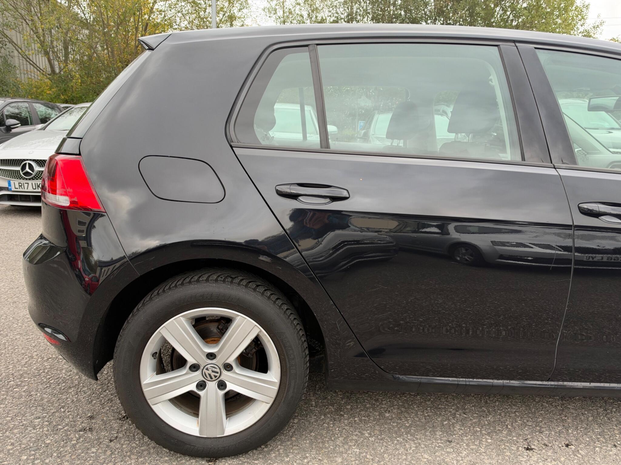 Volkswagen Golf - Image 15