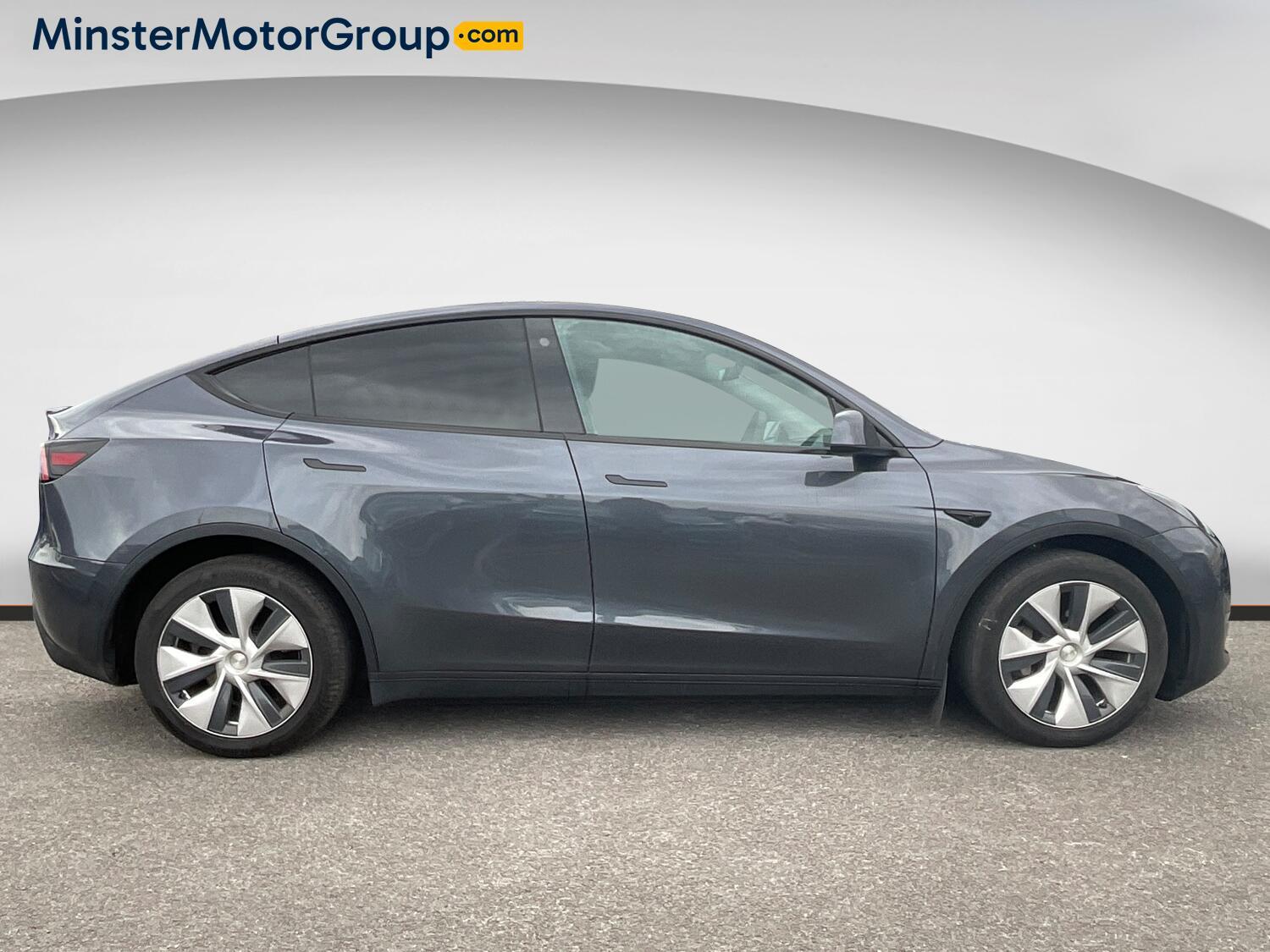 Tesla Model Y - Image 2