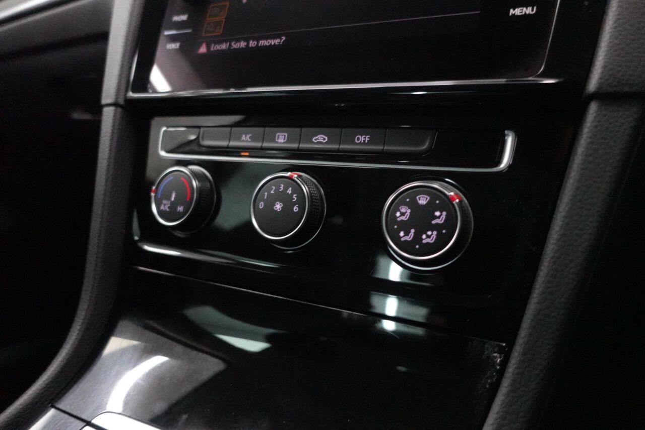 Volkswagen Golf - Image 11