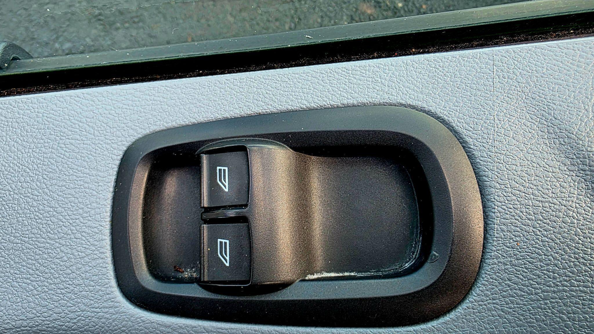 Ford Transit - Image 16