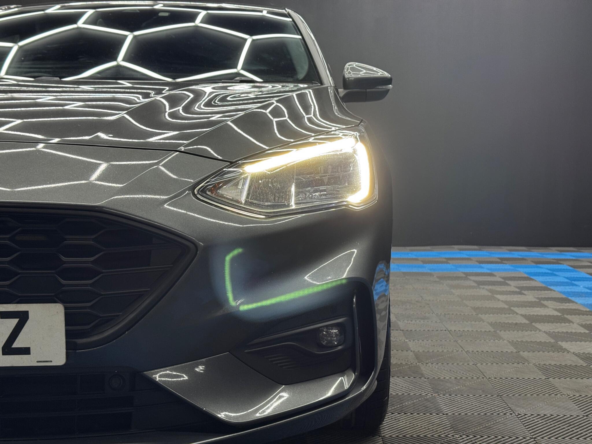 Ford Focus - Image 43