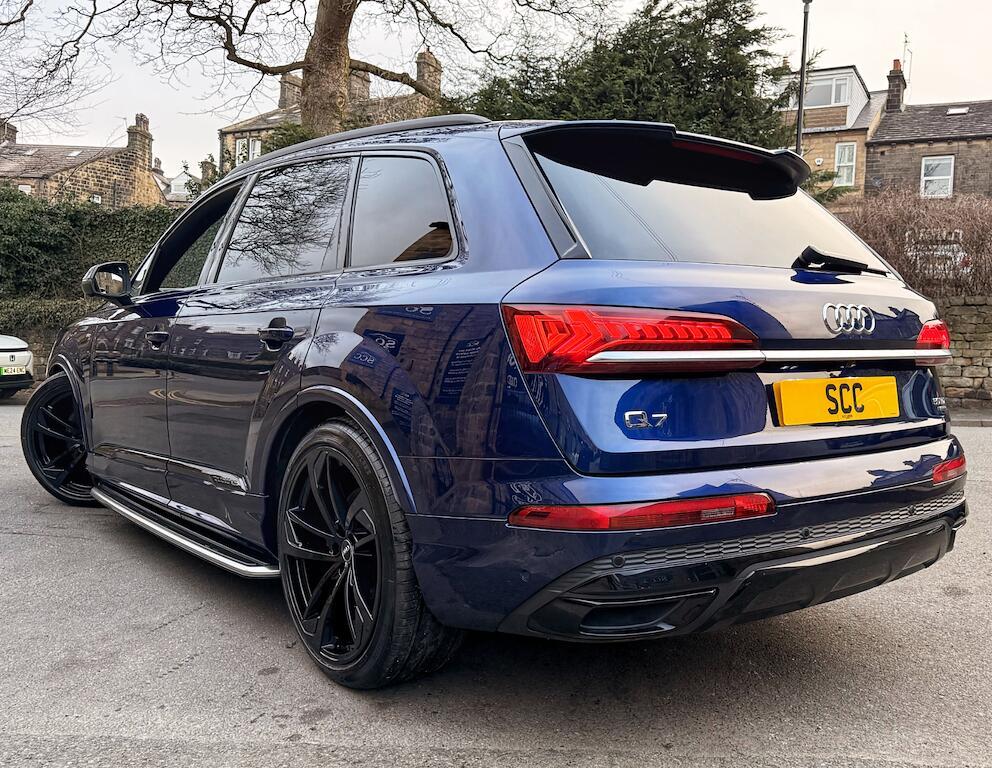 Audi Q7 - Image 16
