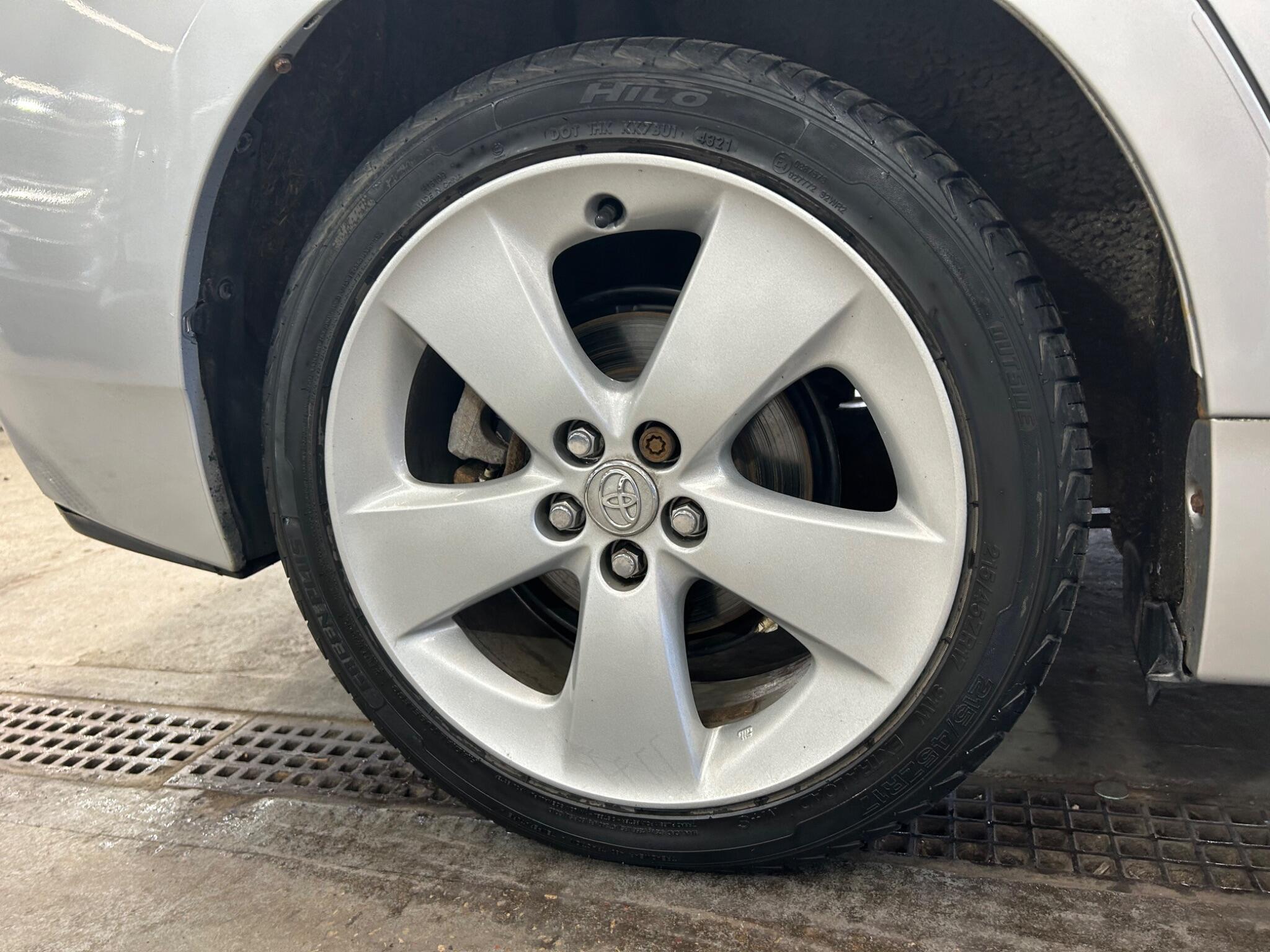 Toyota Prius - Image 26