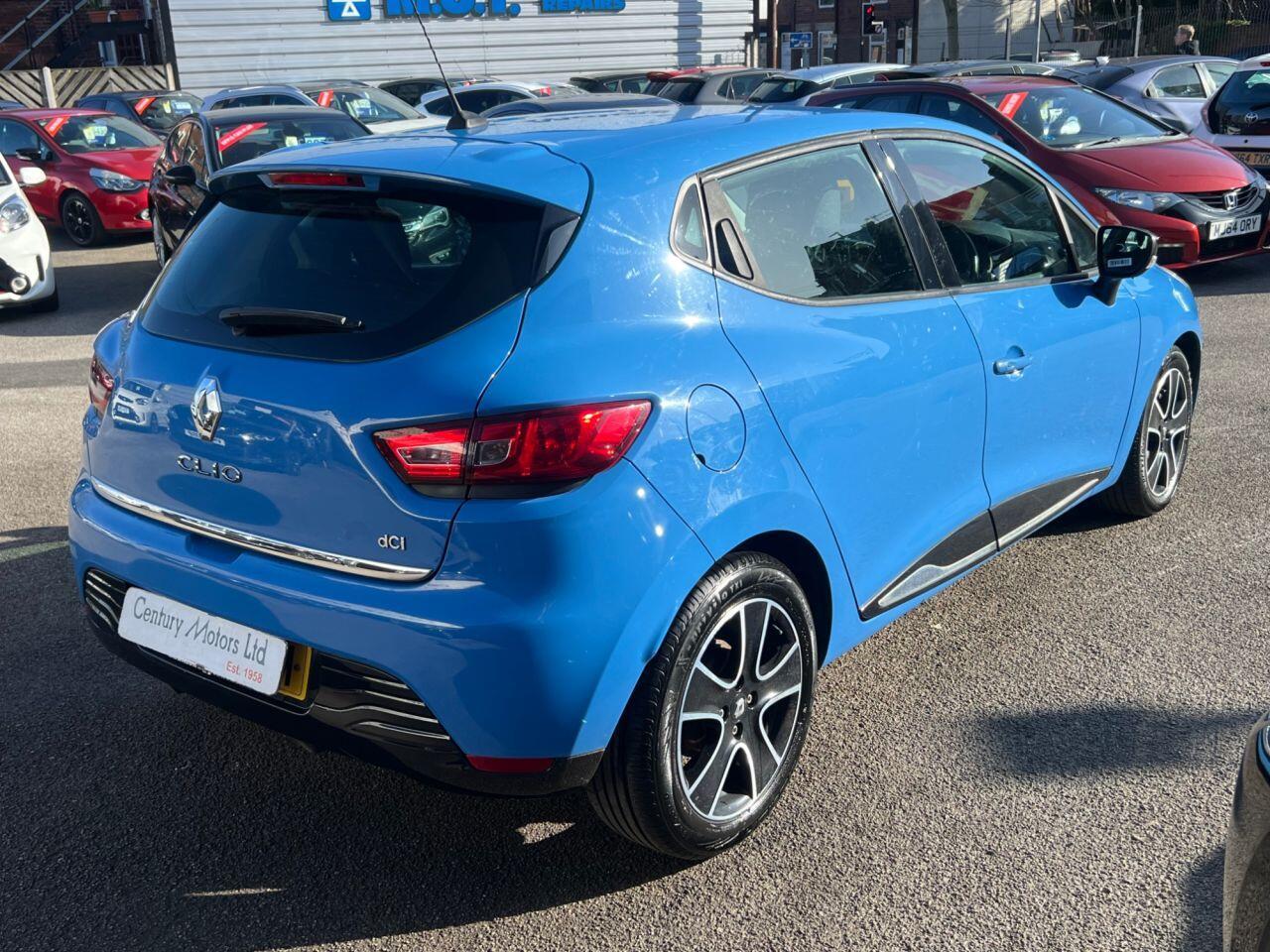 Renault Clio - Image 5