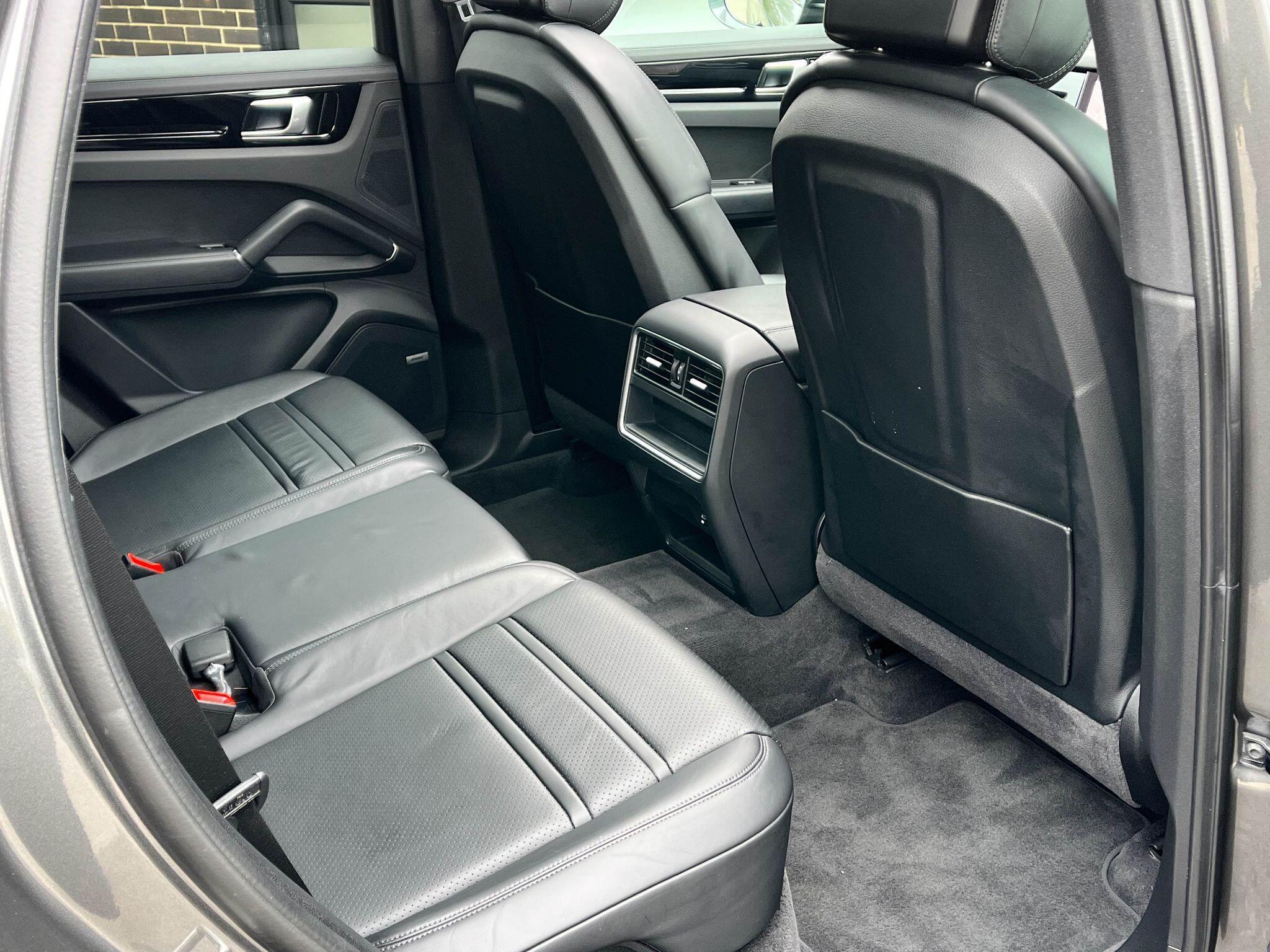 Porsche Cayenne - Image 20