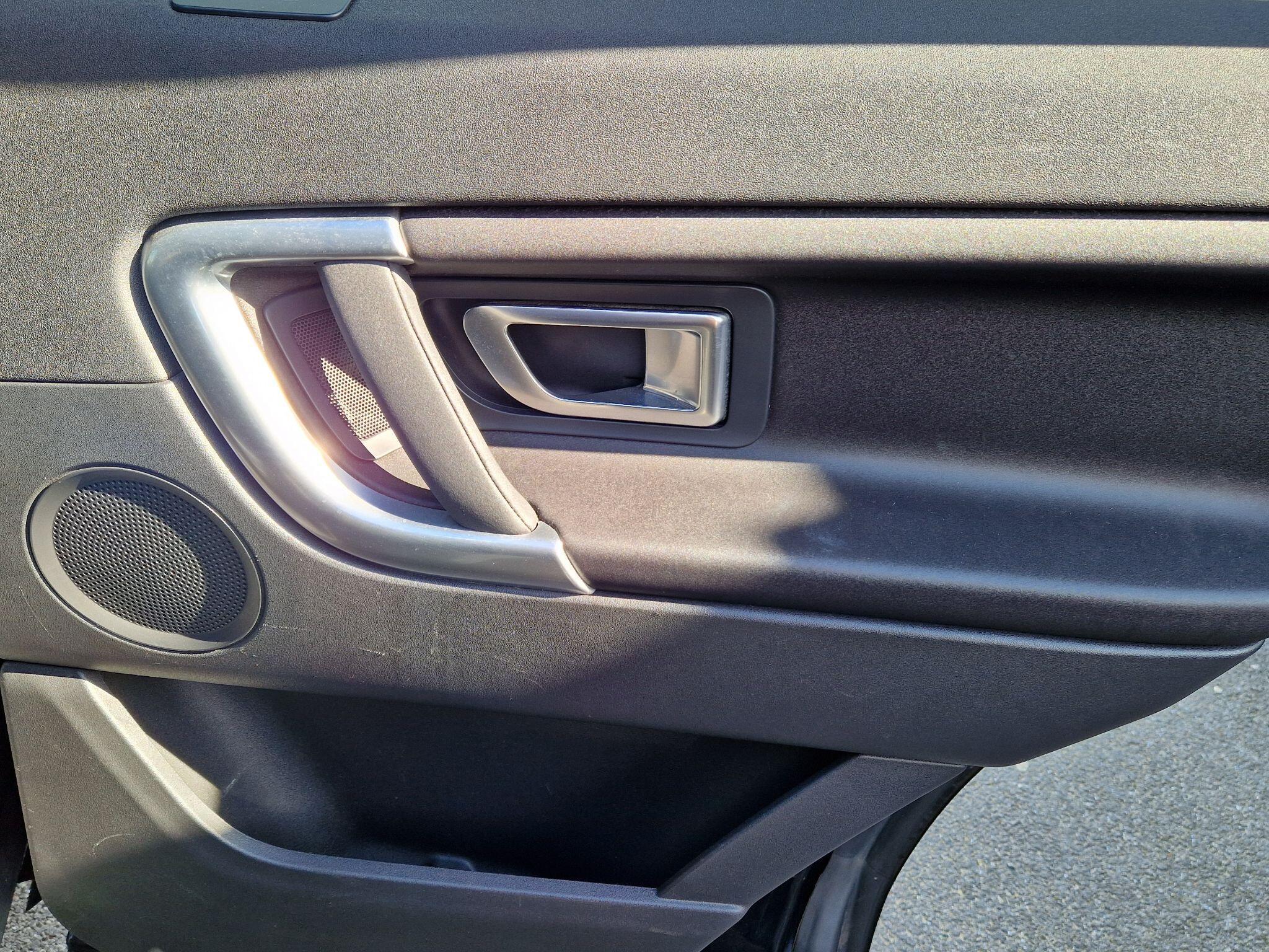 Land Rover DISCOVERY SPORT - Image 35