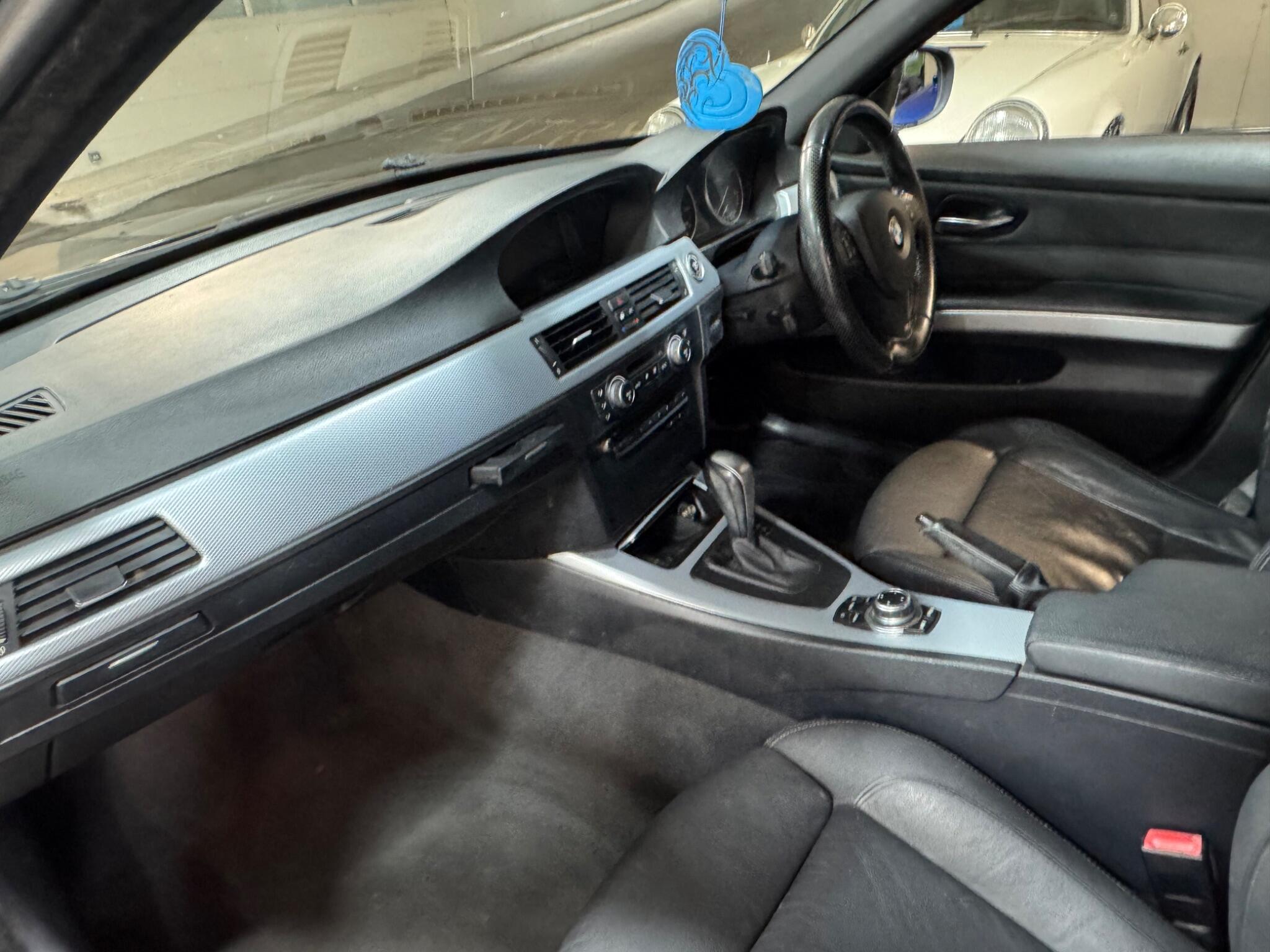BMW 3 Series - Image 11