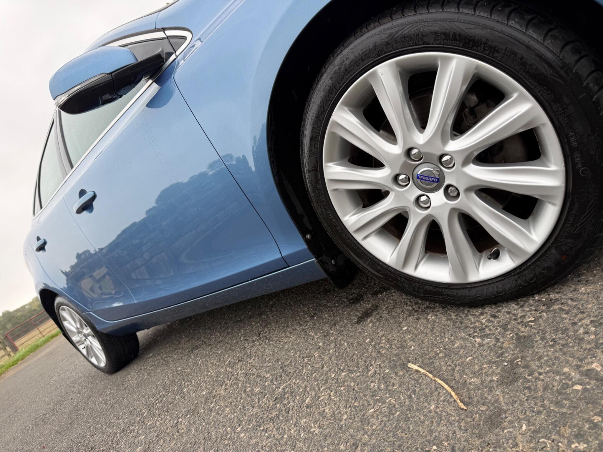 Volvo V40 - Image 6