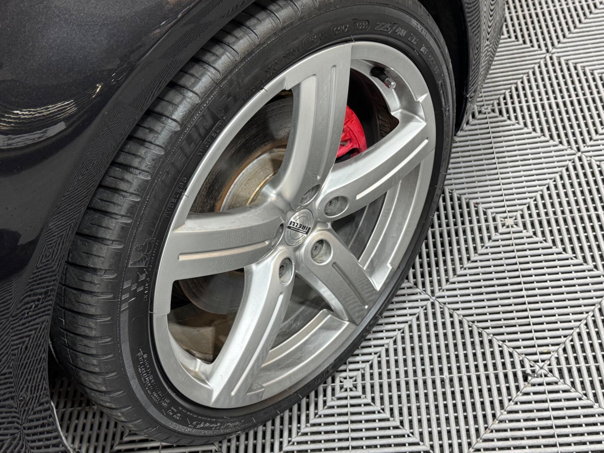 Volkswagen Golf - Image 13