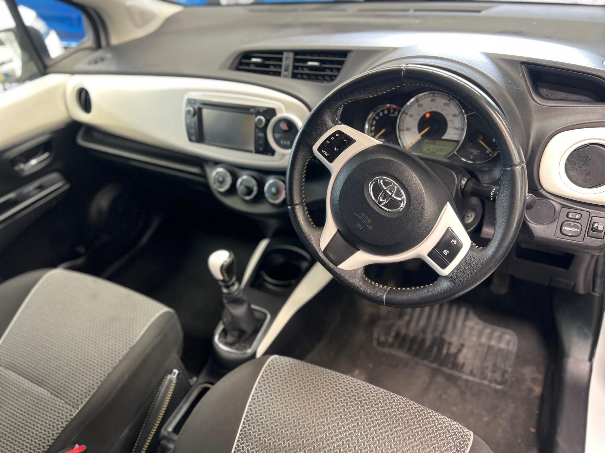 Toyota Yaris - Image 19