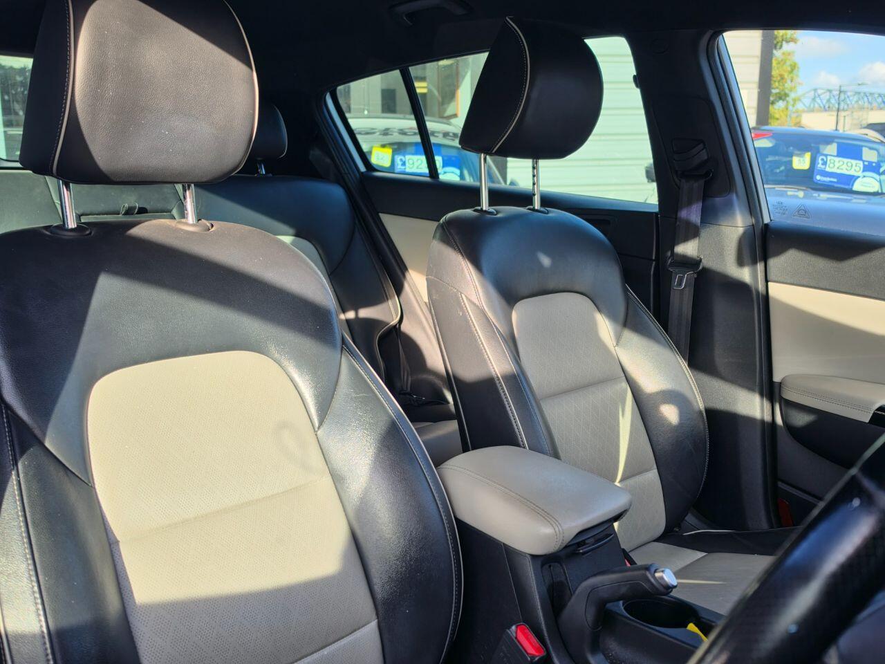 Kia Sportage - Image 12