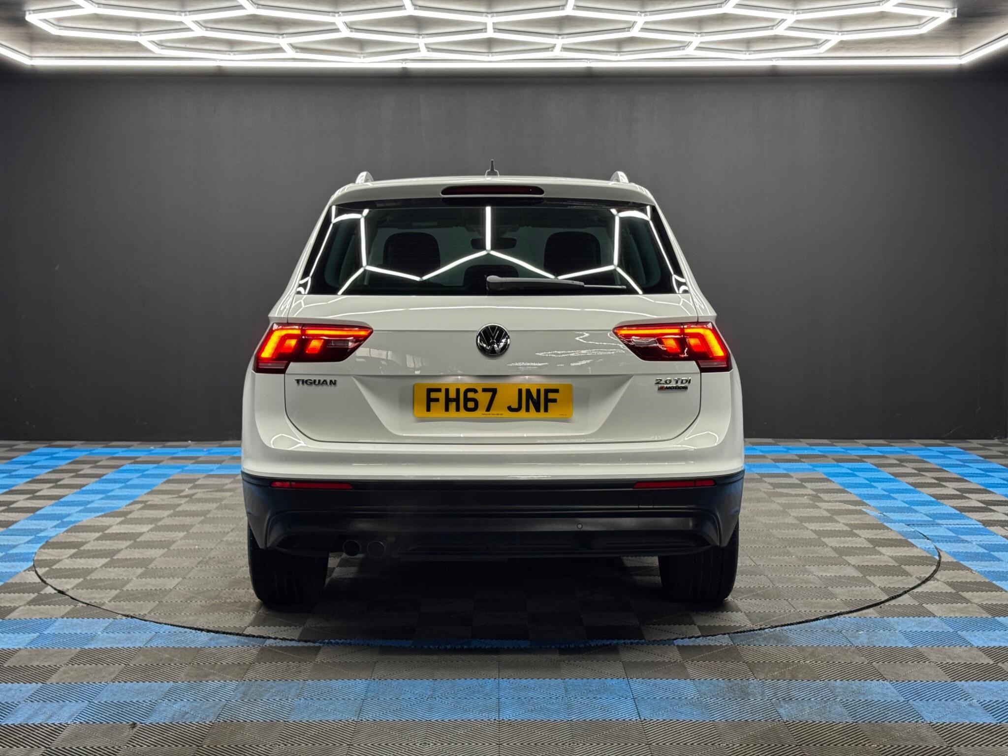 Volkswagen Tiguan - Image 6