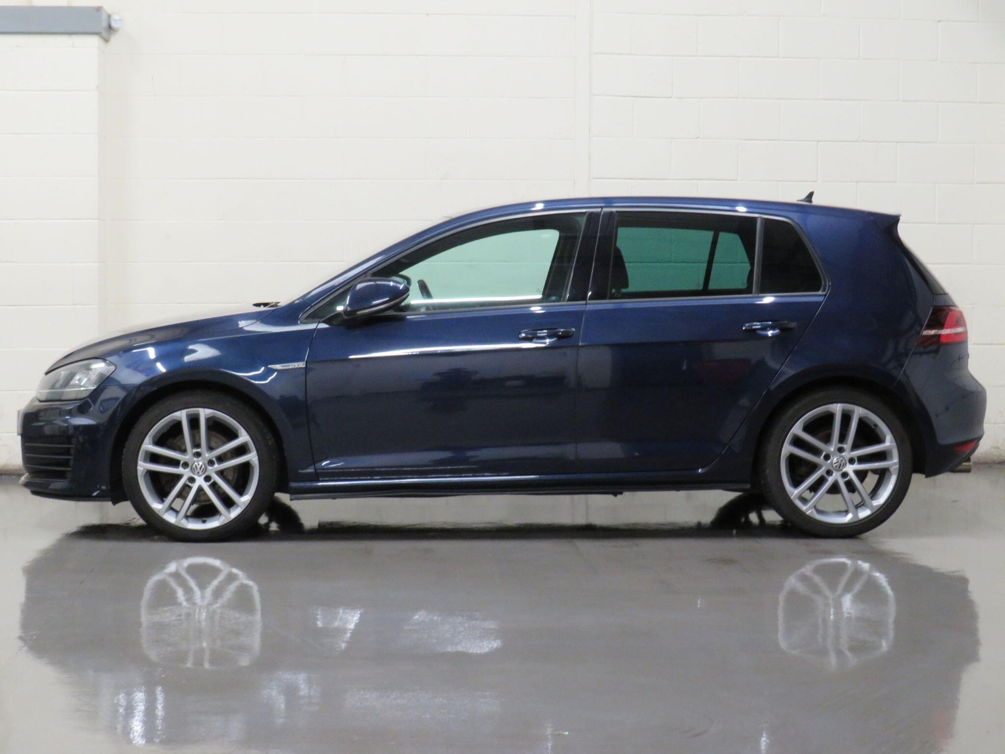 Volkswagen Golf - Image 6