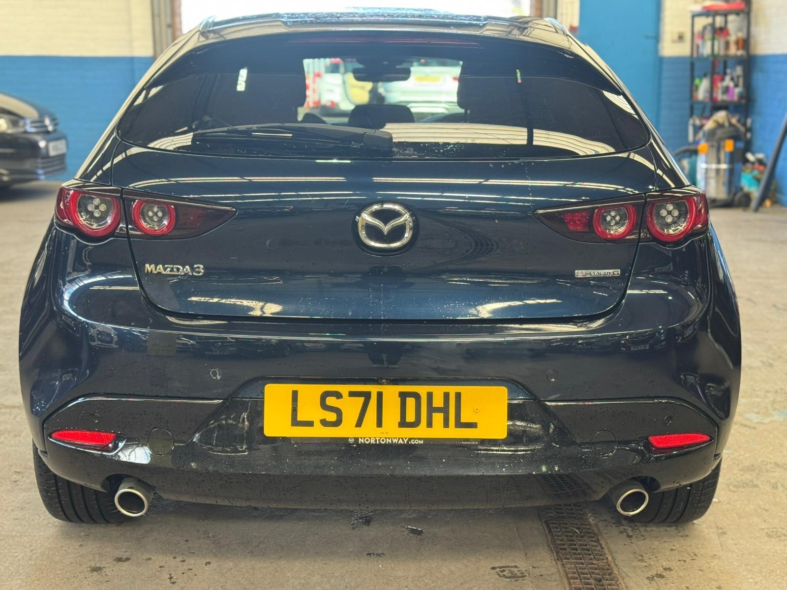 Mazda MAZDA3 - Image 3