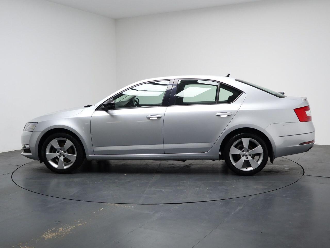 Skoda Octavia - Image 8