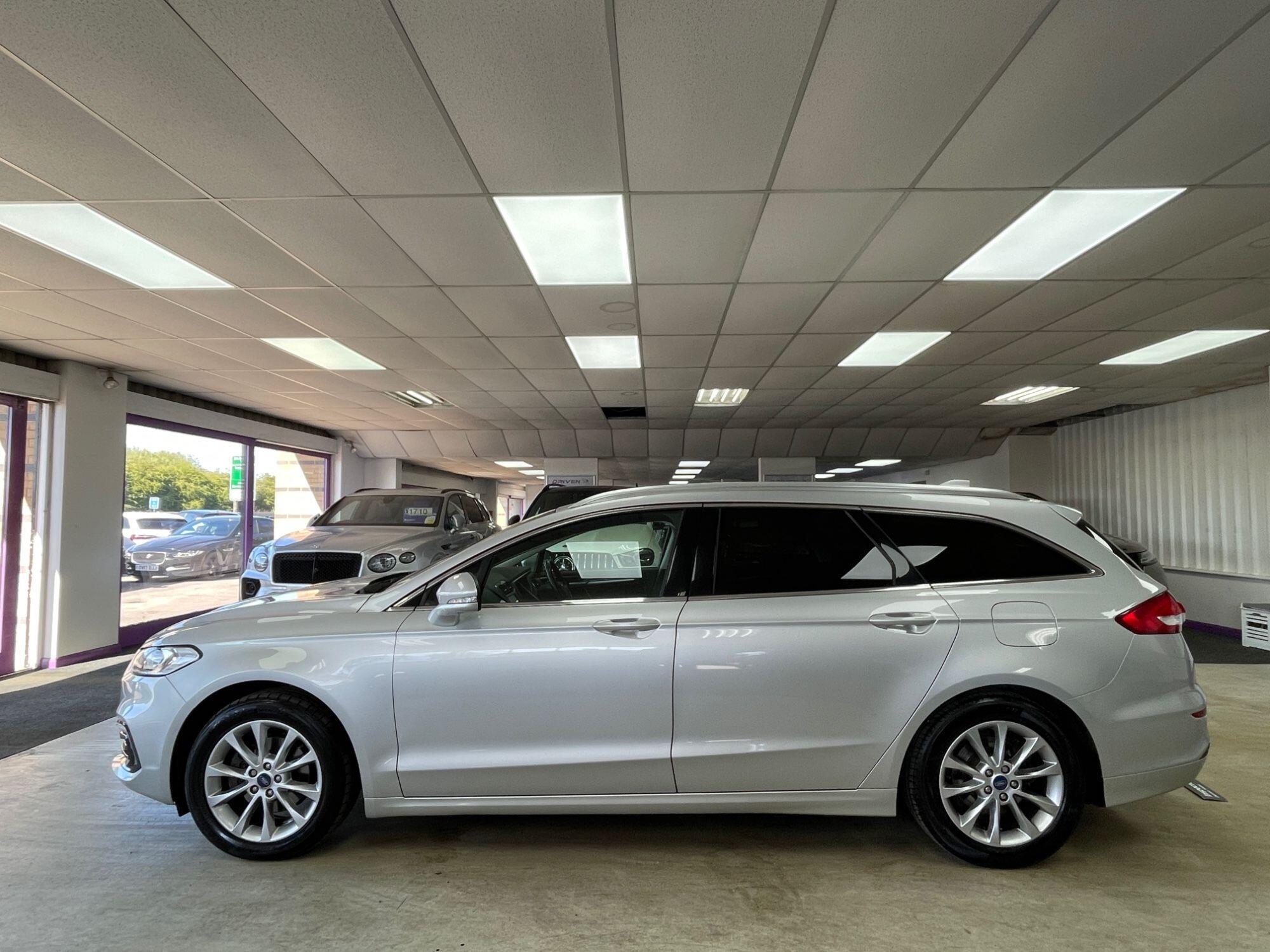 Ford Mondeo - Image 13