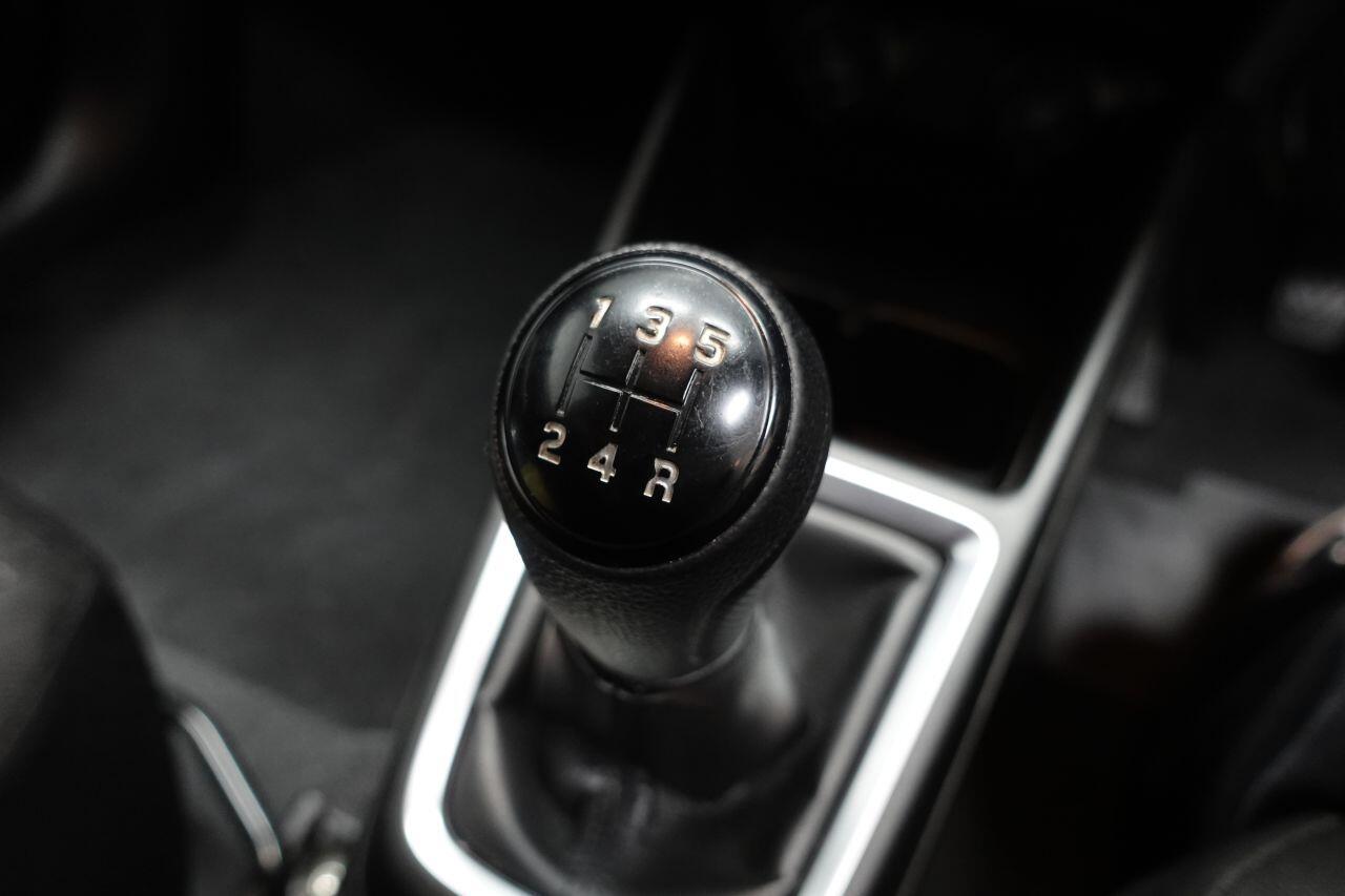 Suzuki Swift - Image 36