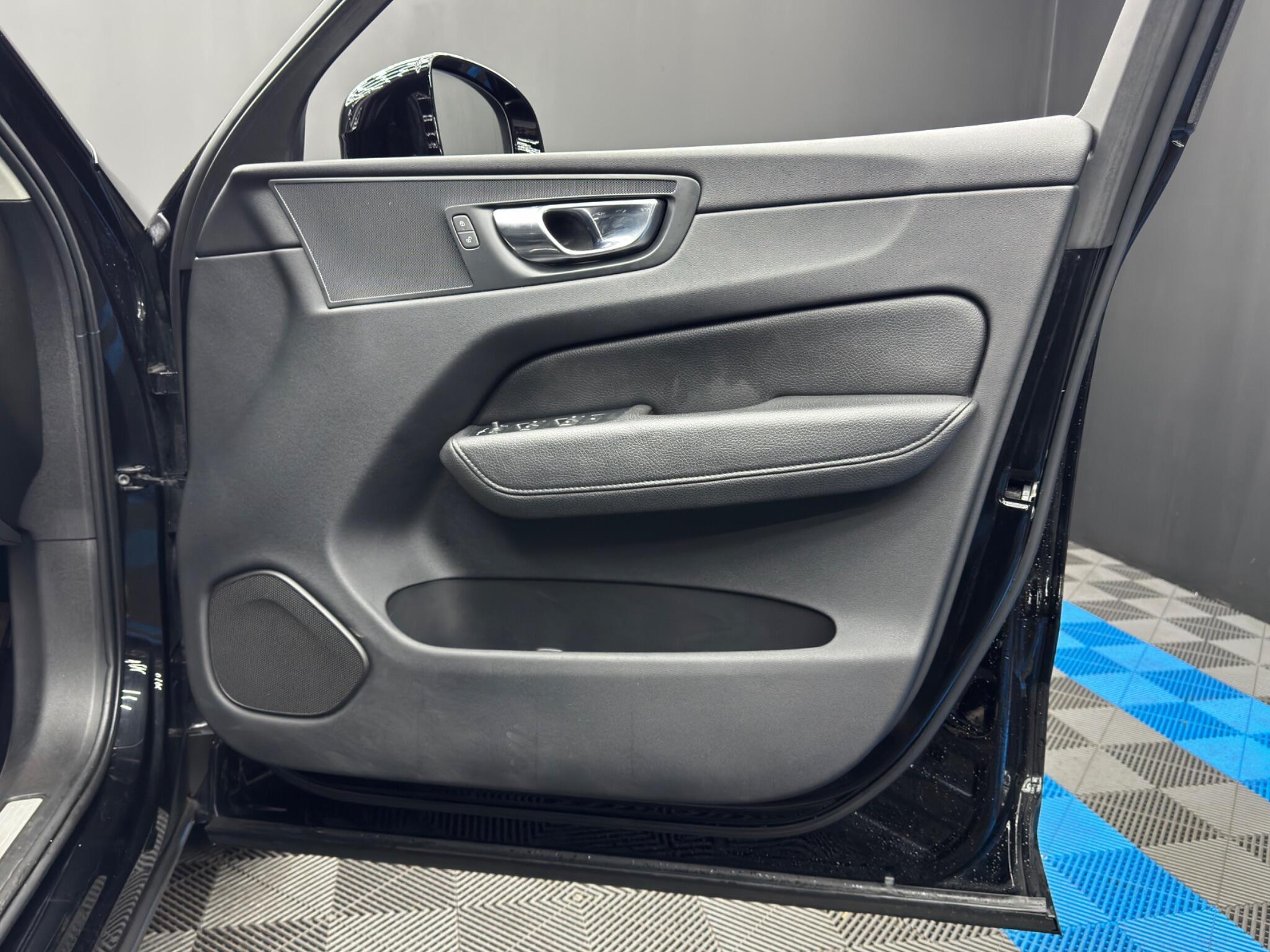 Volvo XC60 - Image 44