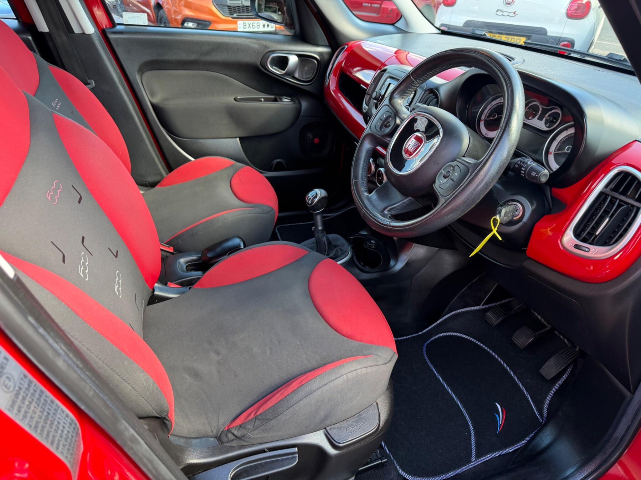 Fiat 500L - Image 26