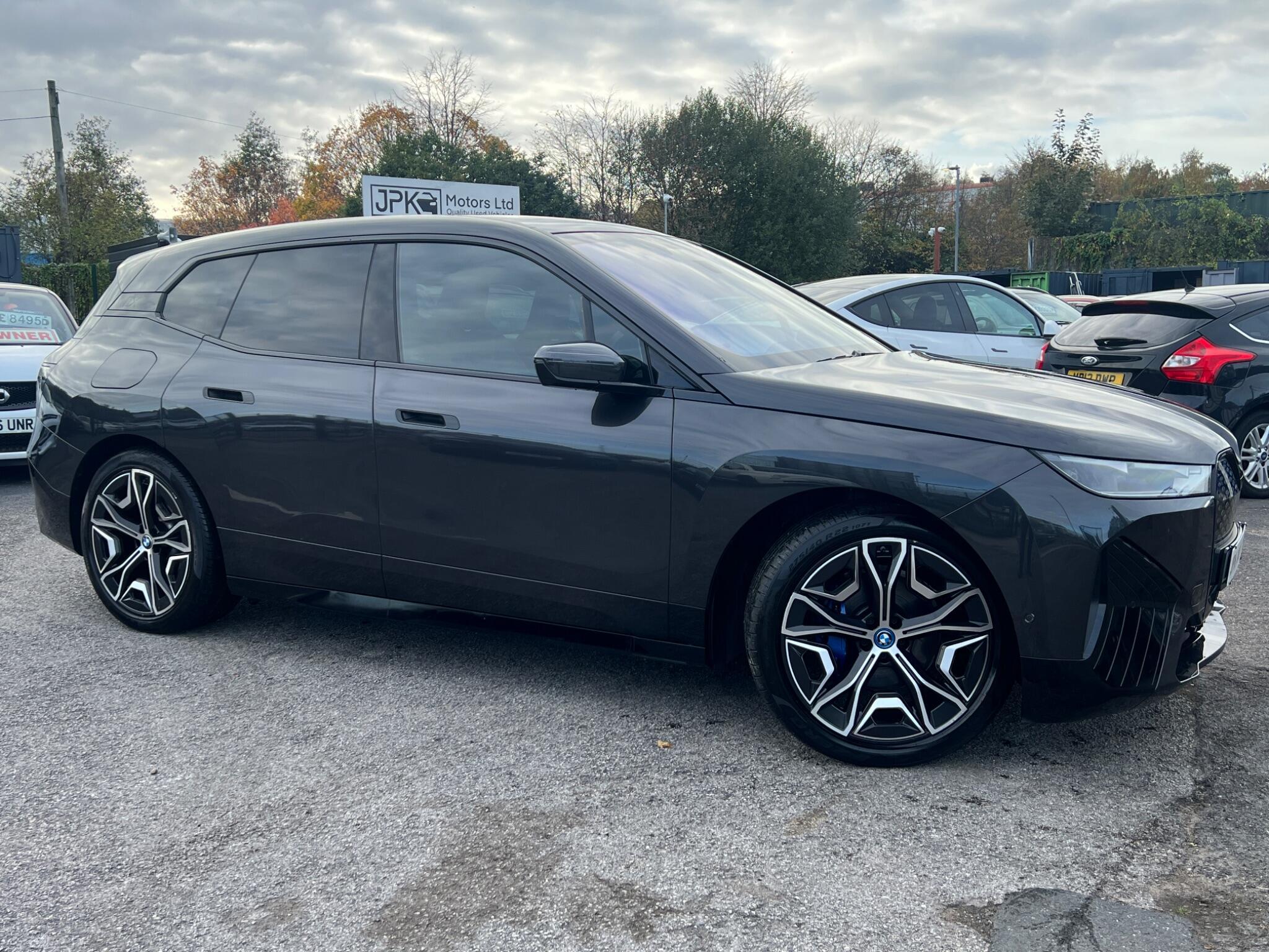 BMW IX - Image 13