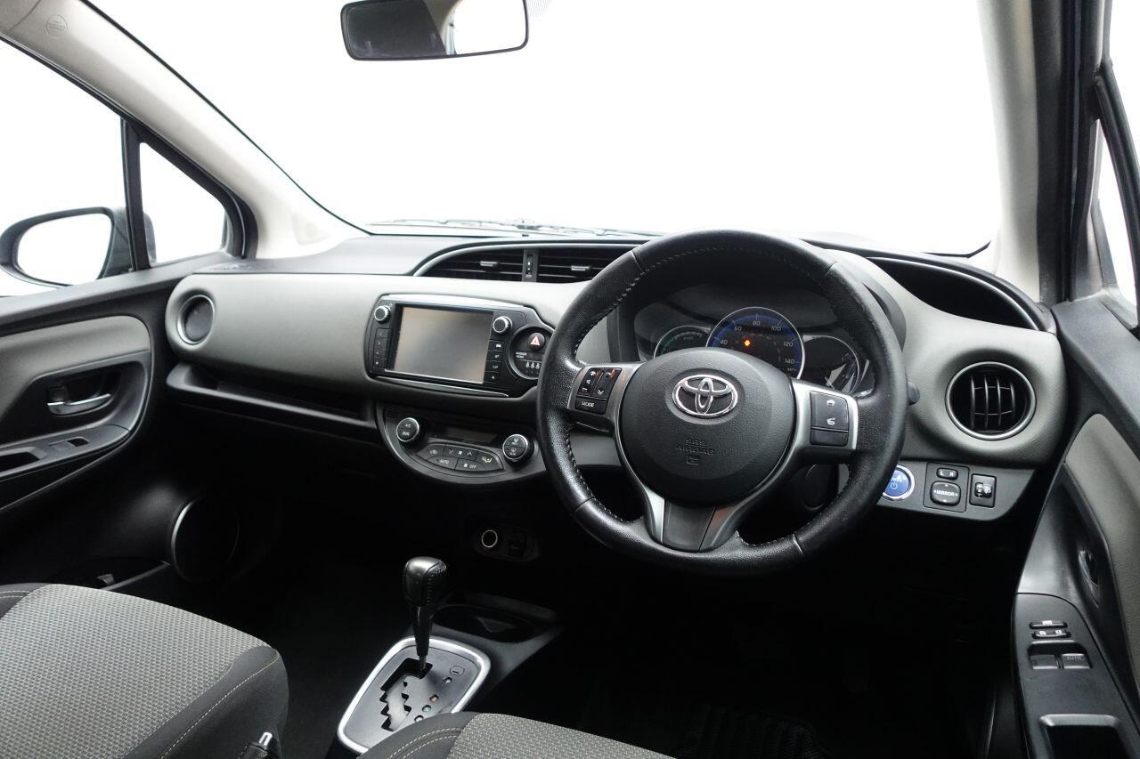 Toyota Yaris - Image 13