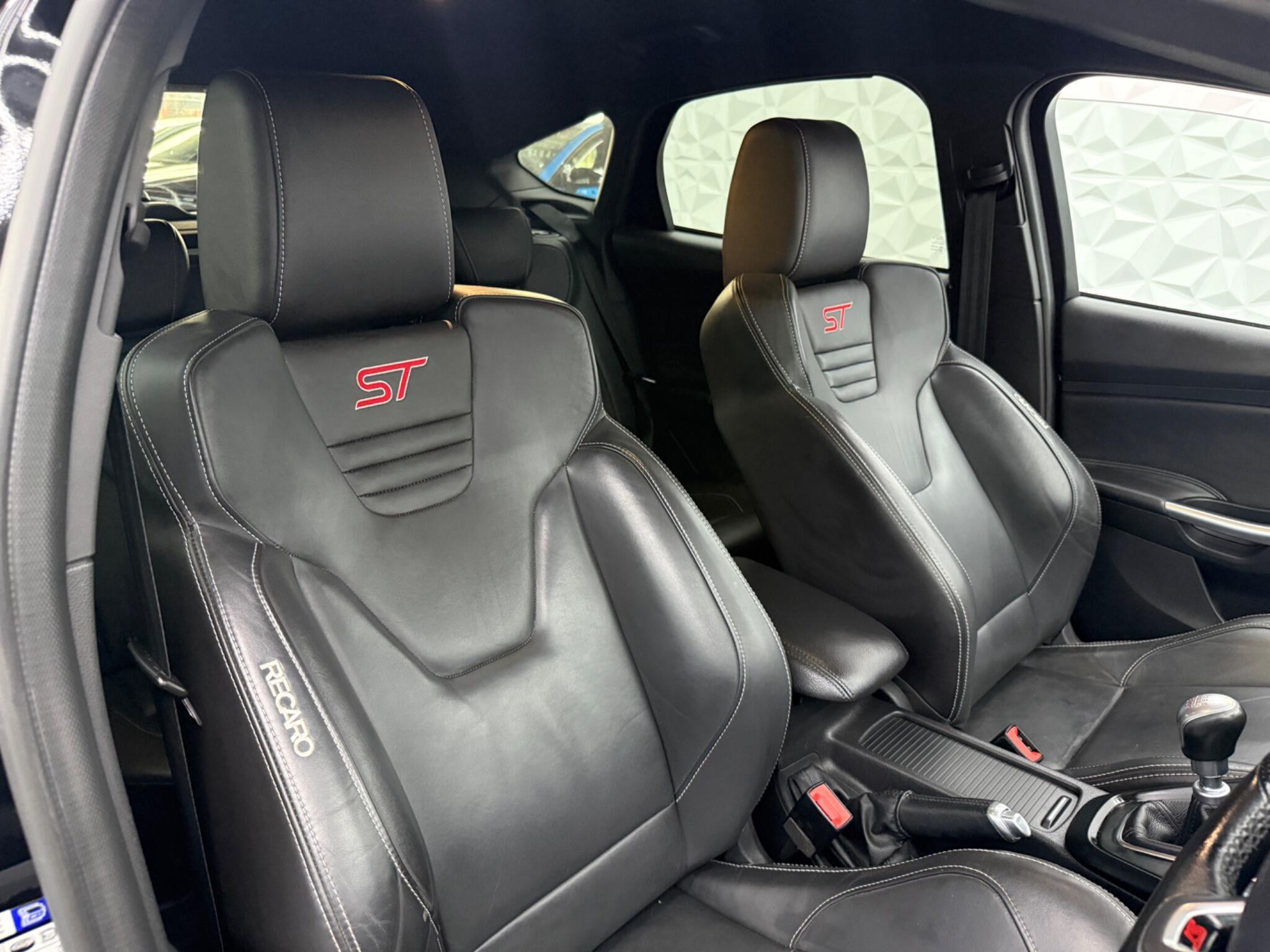 Ford Focus - Image 20