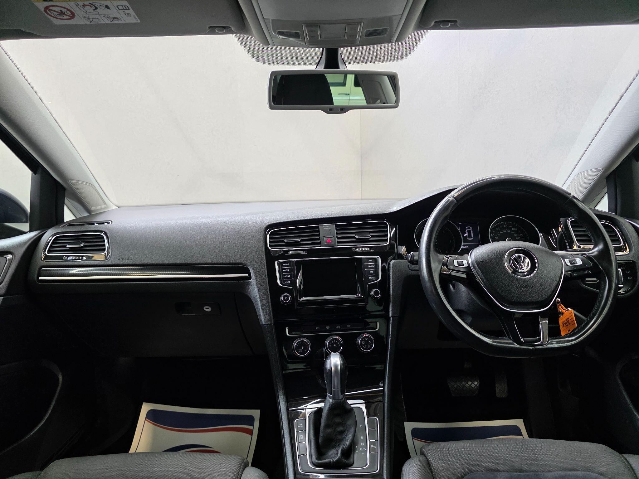 Volkswagen Golf - Image 12
