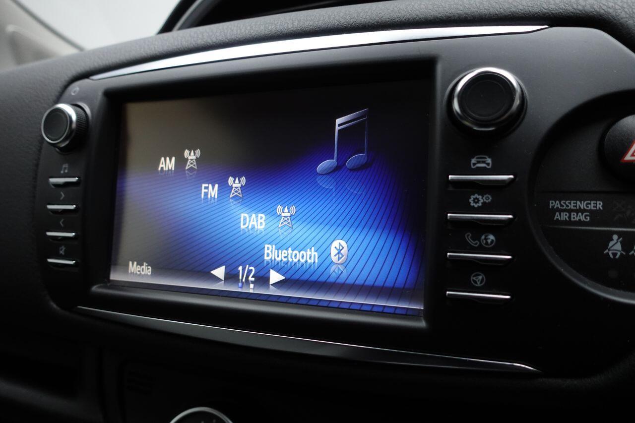 Toyota Yaris - Image 23