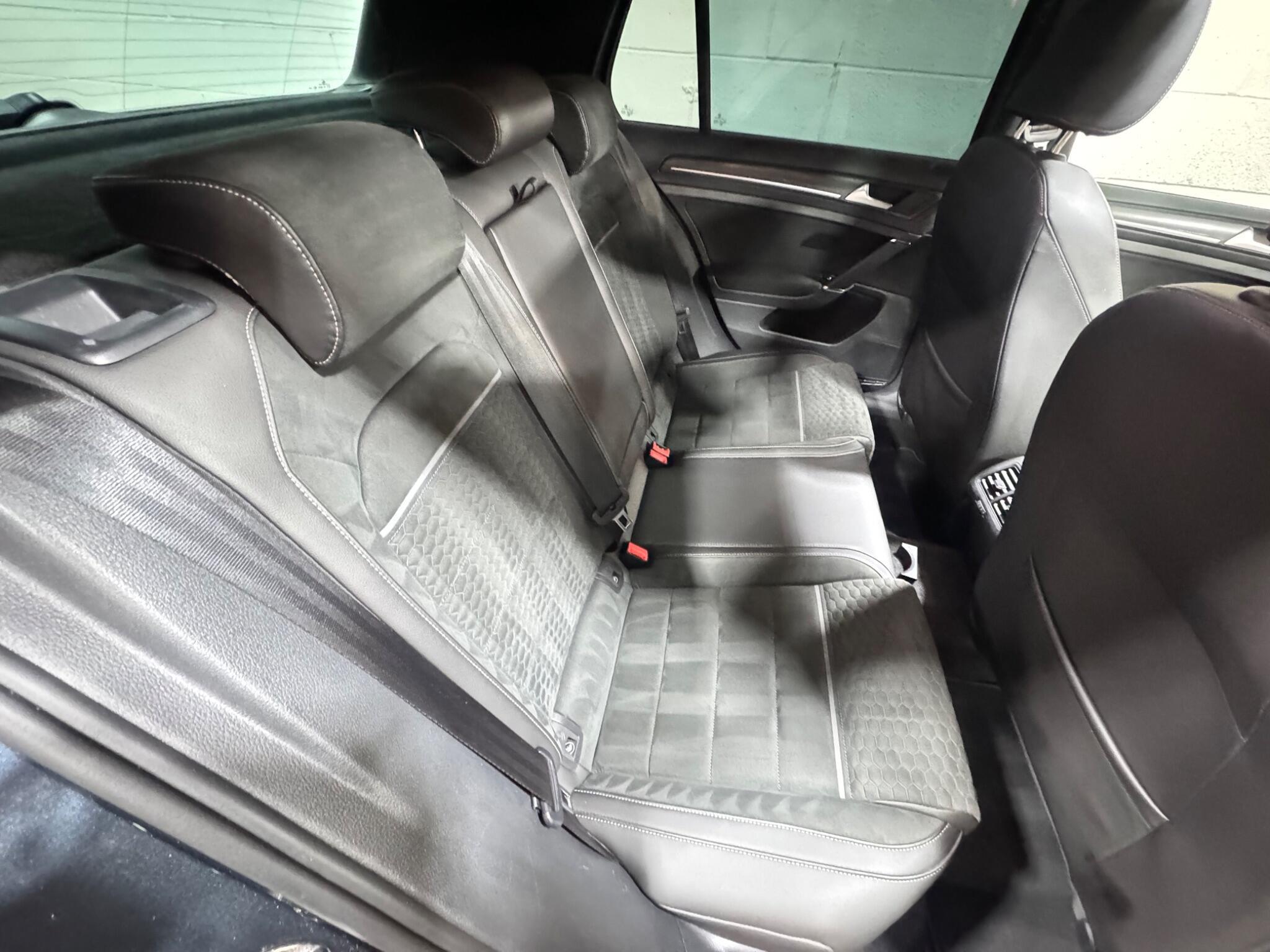 Volkswagen Golf - Image 11