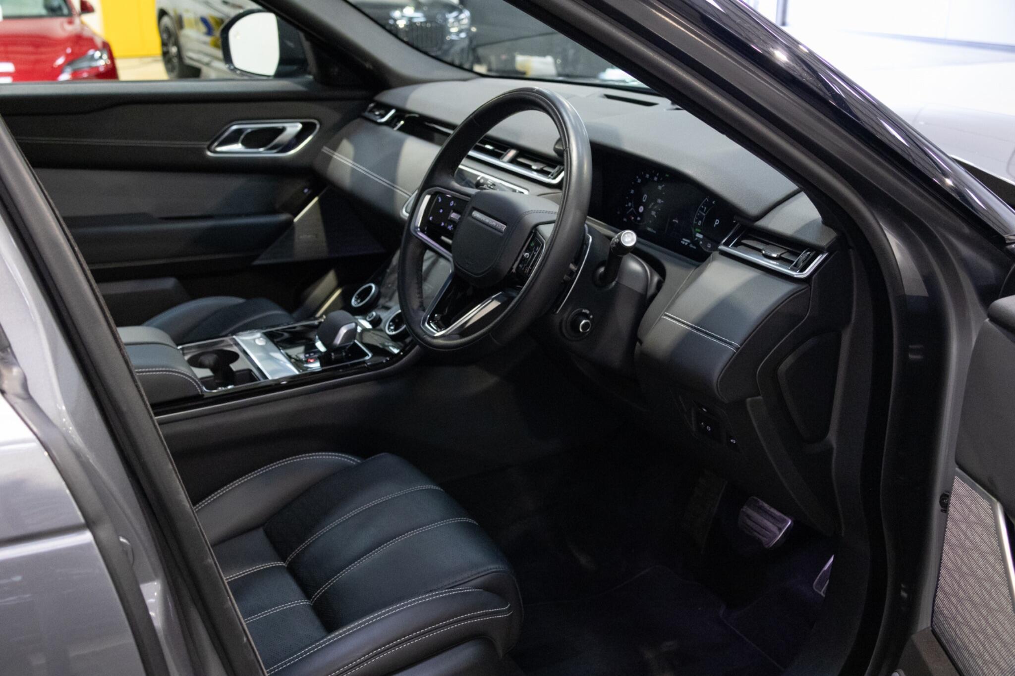 Land Rover Range Rover Velar - Image 12