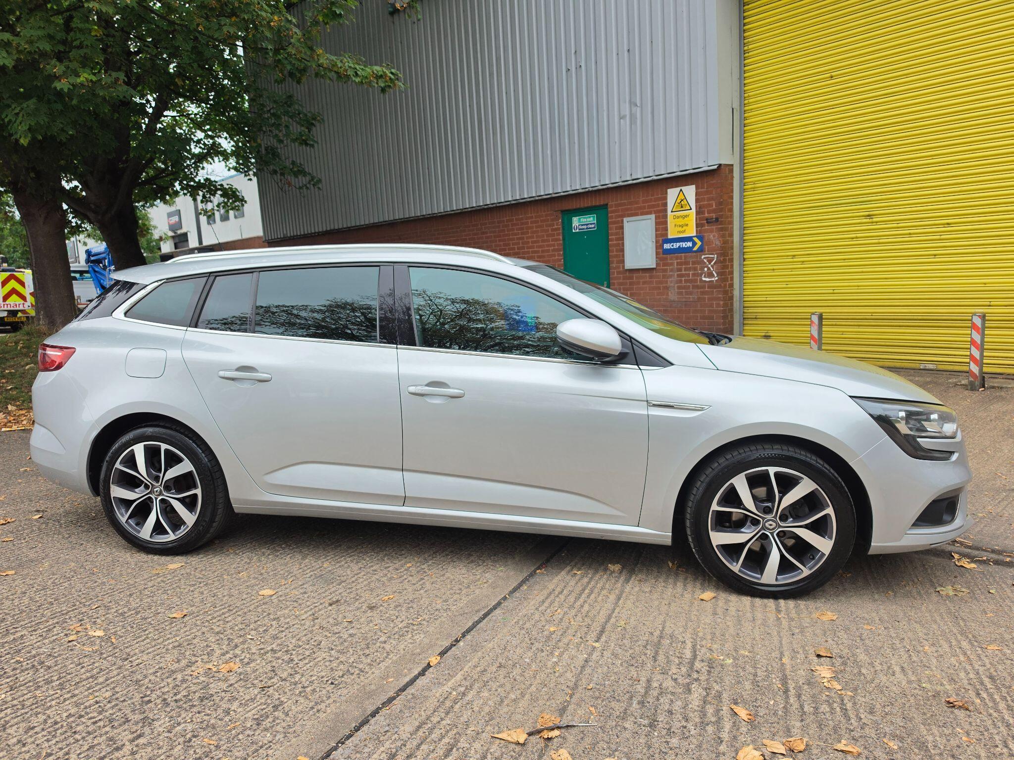 Renault Megane - Image 7